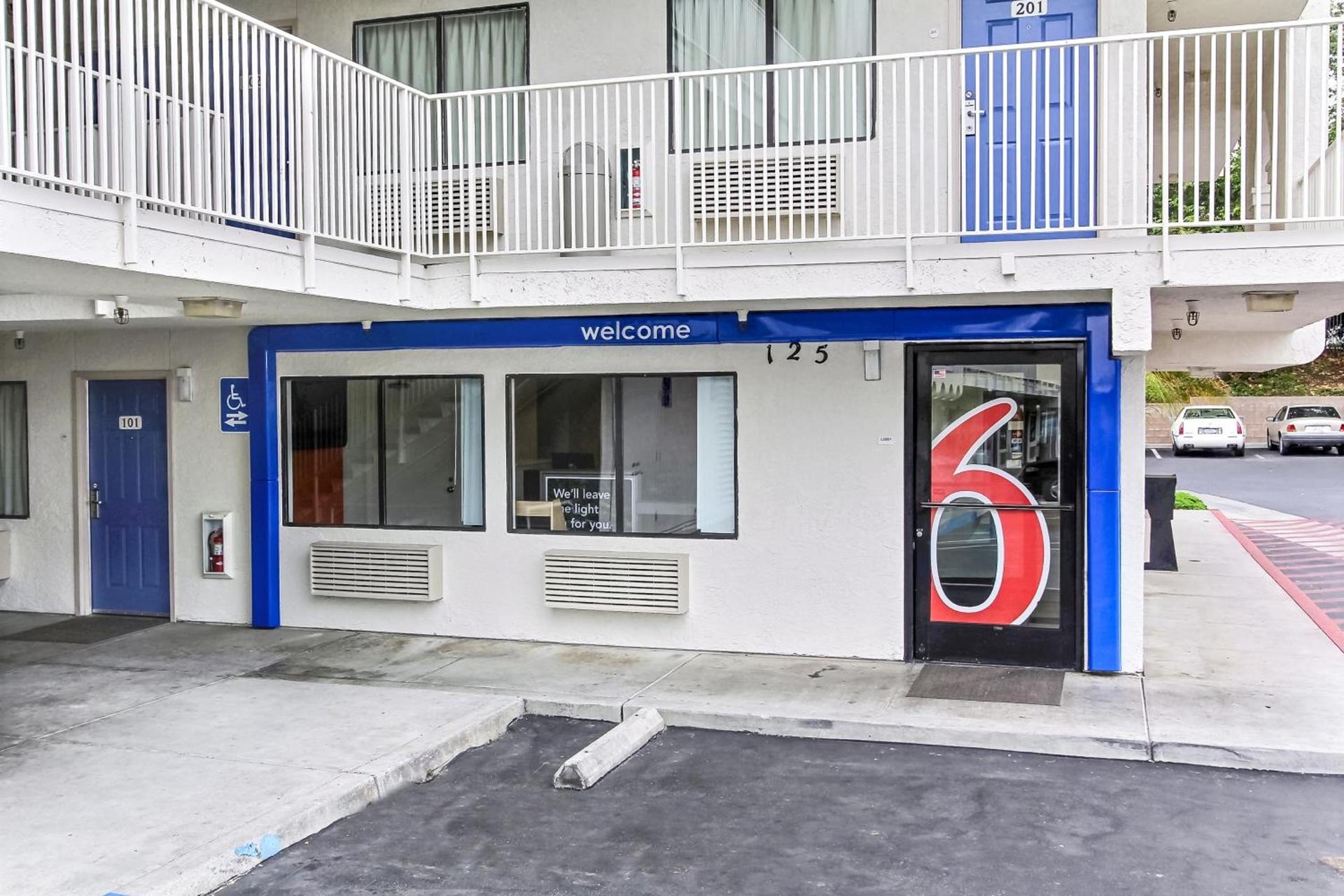 Hotel B5 -Watsonville photo 15