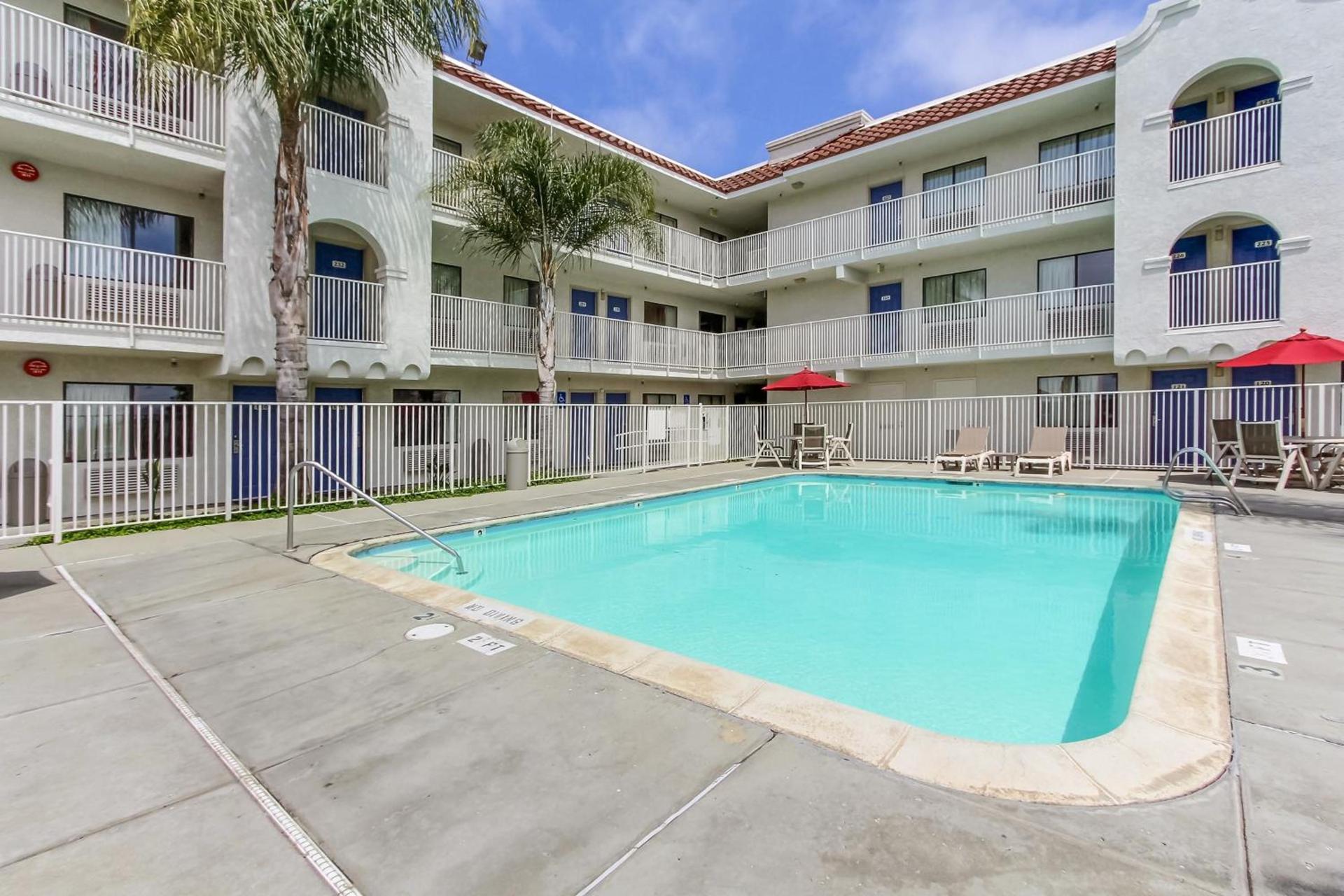 Hotel B5 -Watsonville photo 20