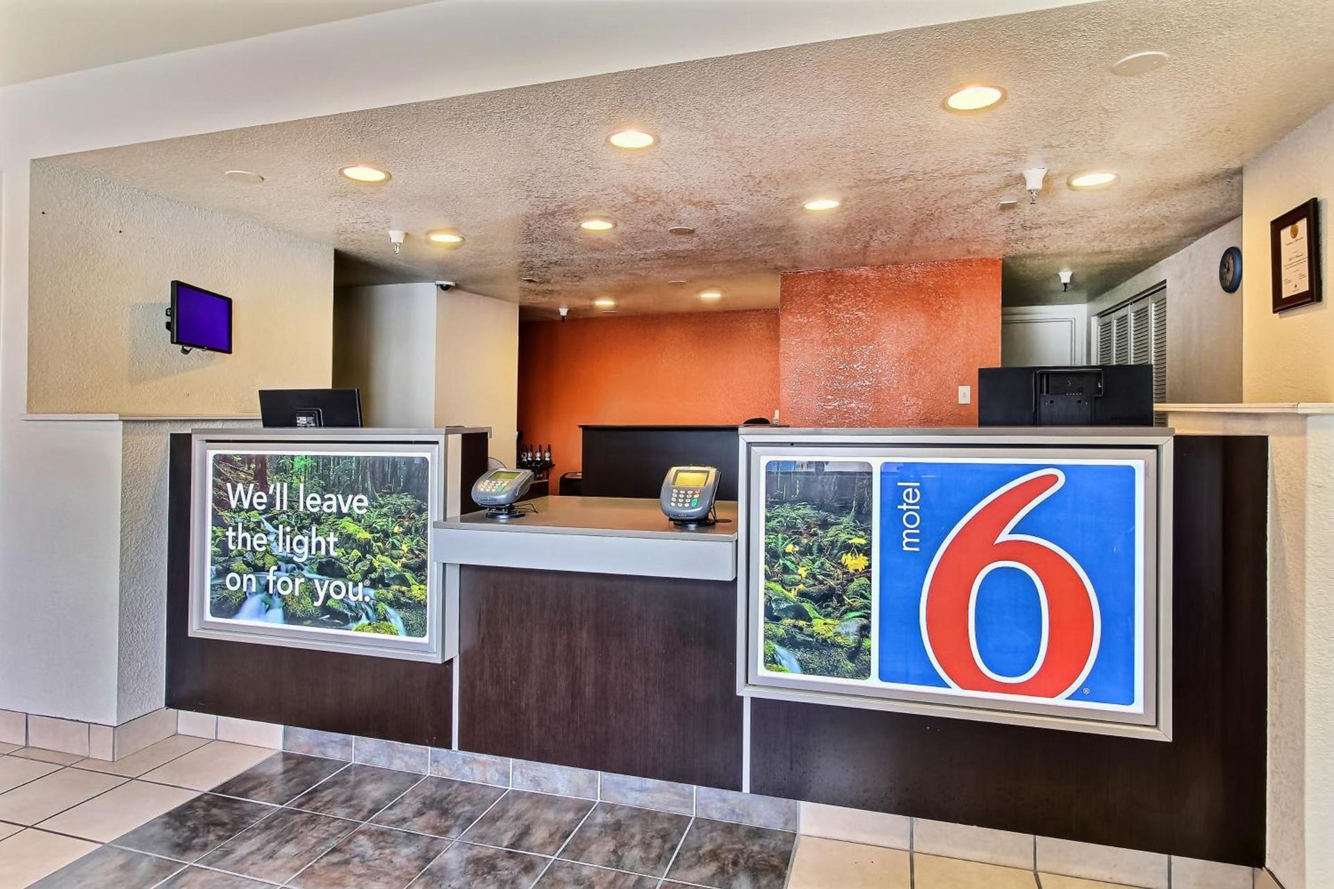 Hotel B5 -Watsonville photo 16