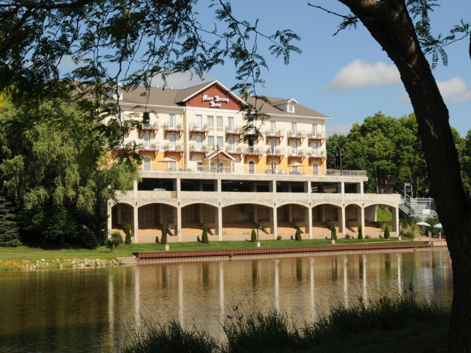 Marv Herzog Hotel — hotel in Frankenmuth