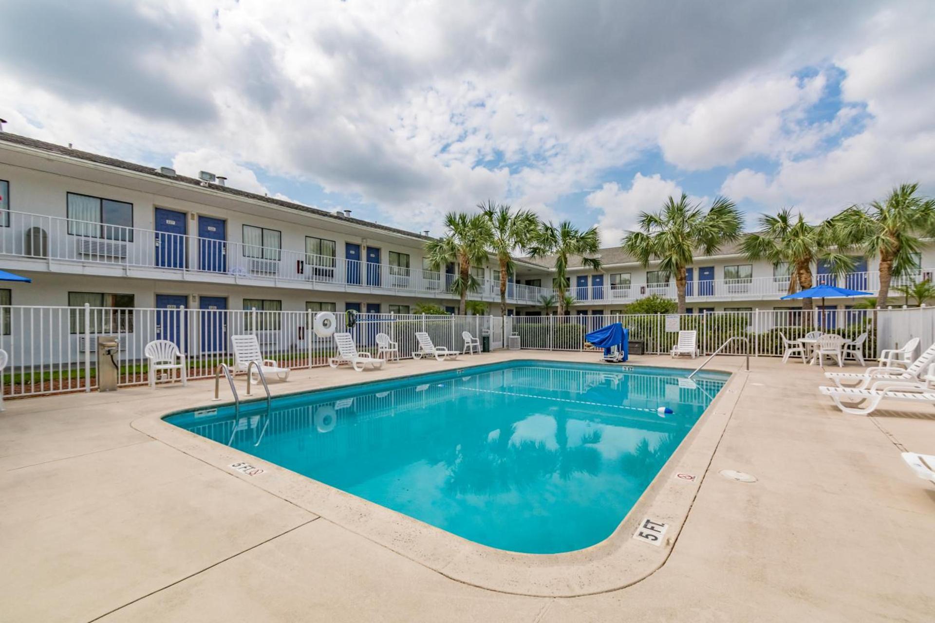 Motel 6-Ft. Pierce, FL photo 2