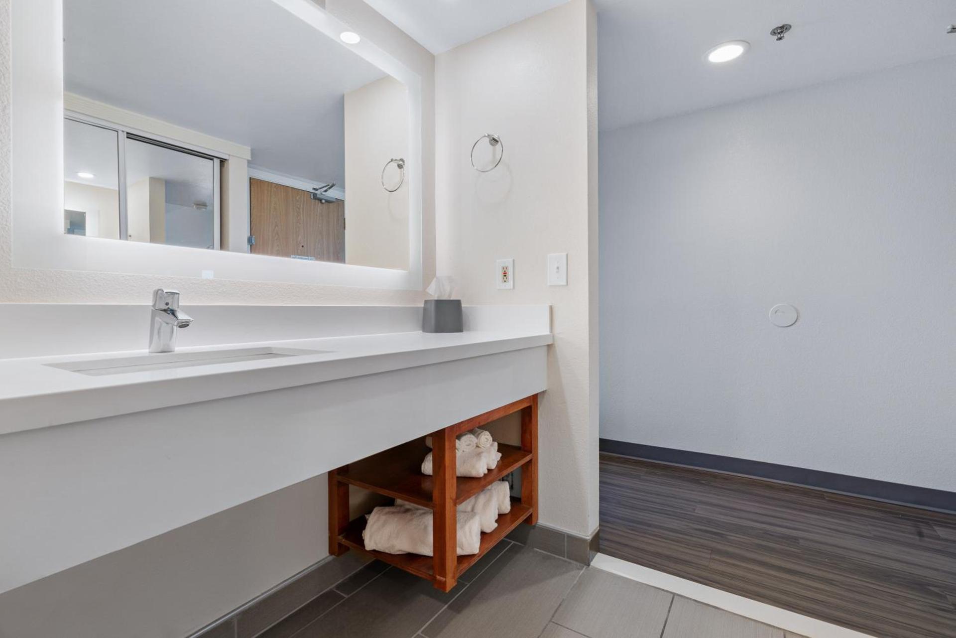 Hotel Avisa Downtown photo 28