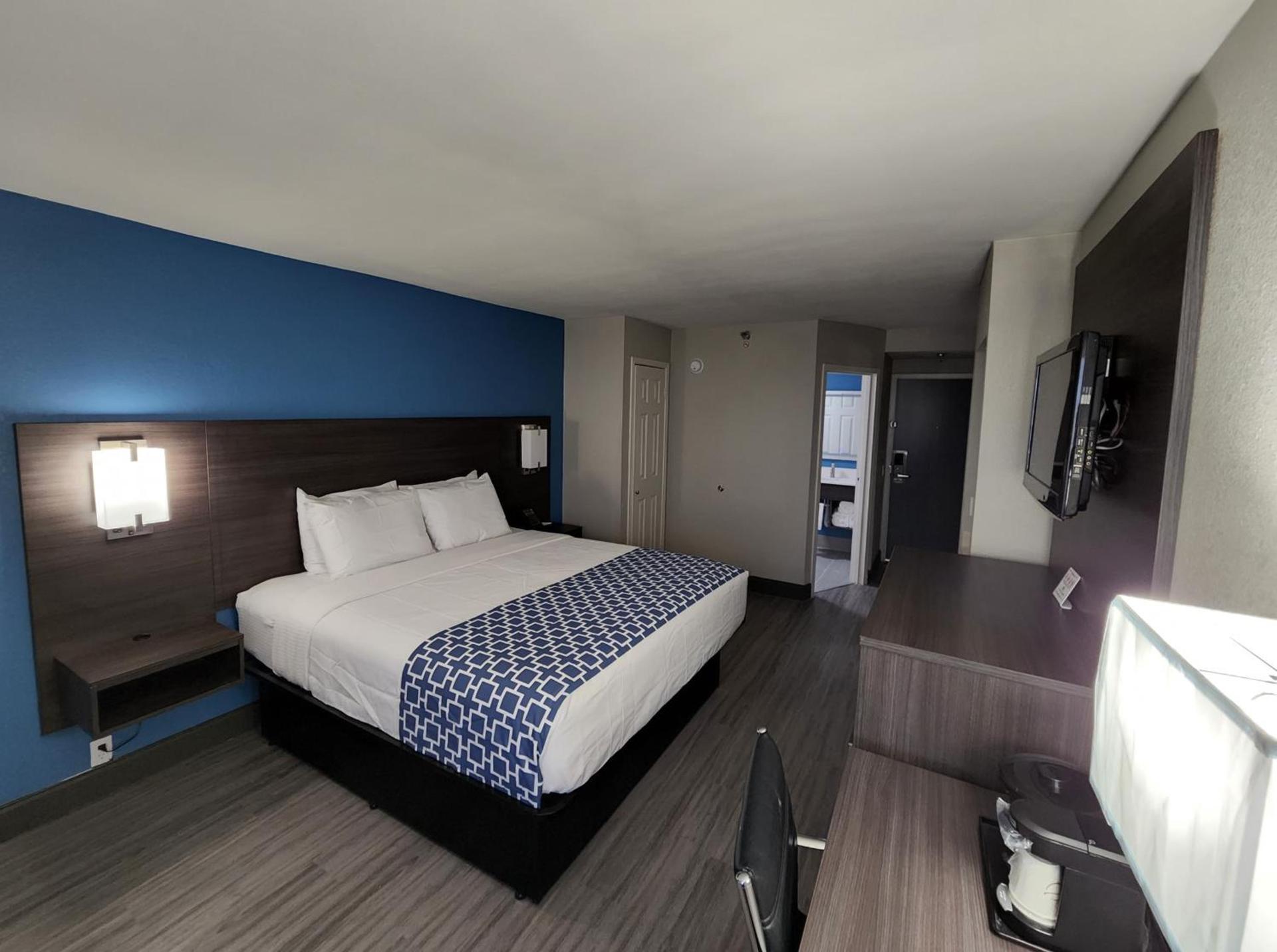 La Quinta by Wyndham Houston Stafford Sugarland photo 3