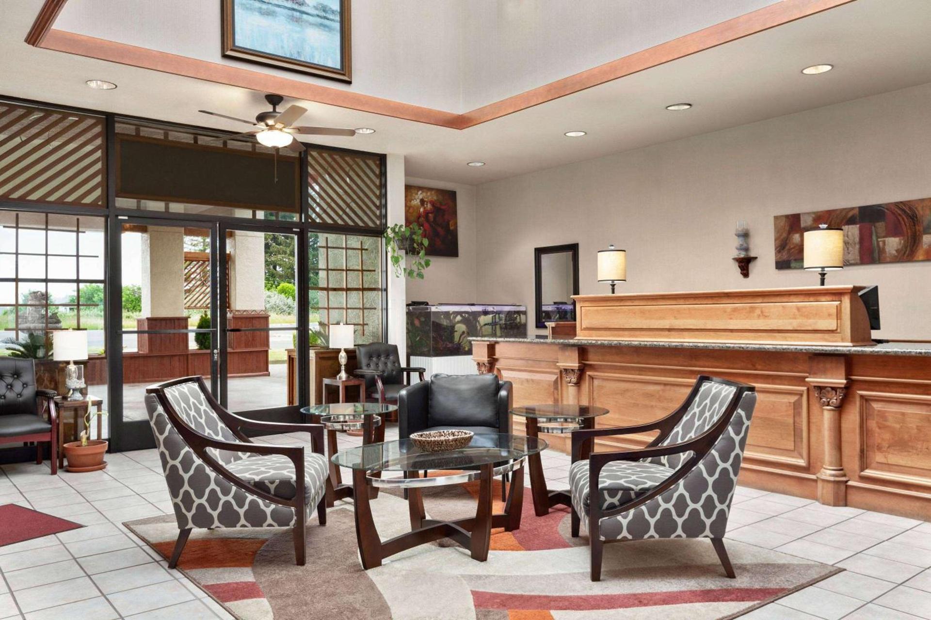 Ramada by Wyndham Arcata photo 4