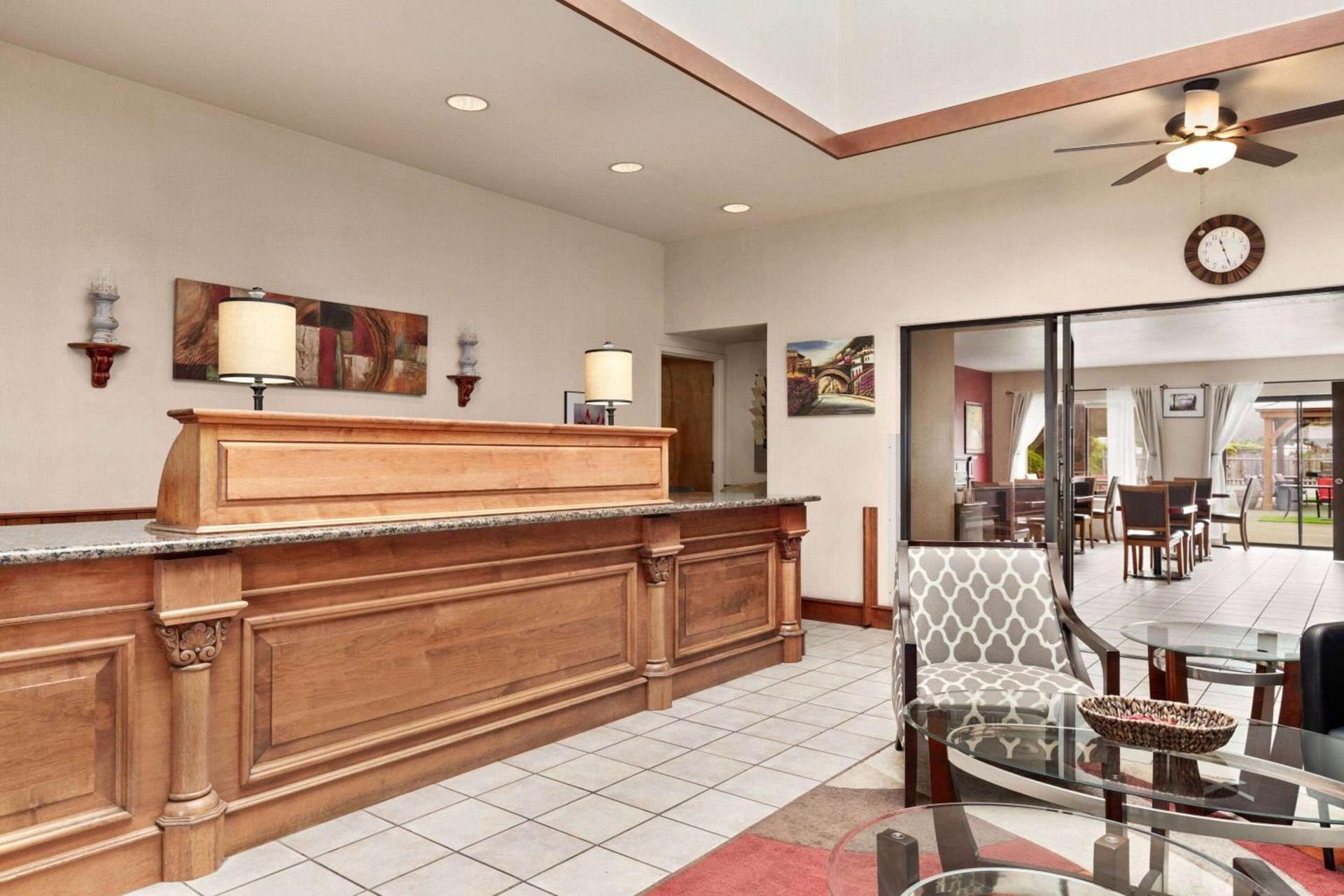 Ramada by Wyndham Arcata photo 5