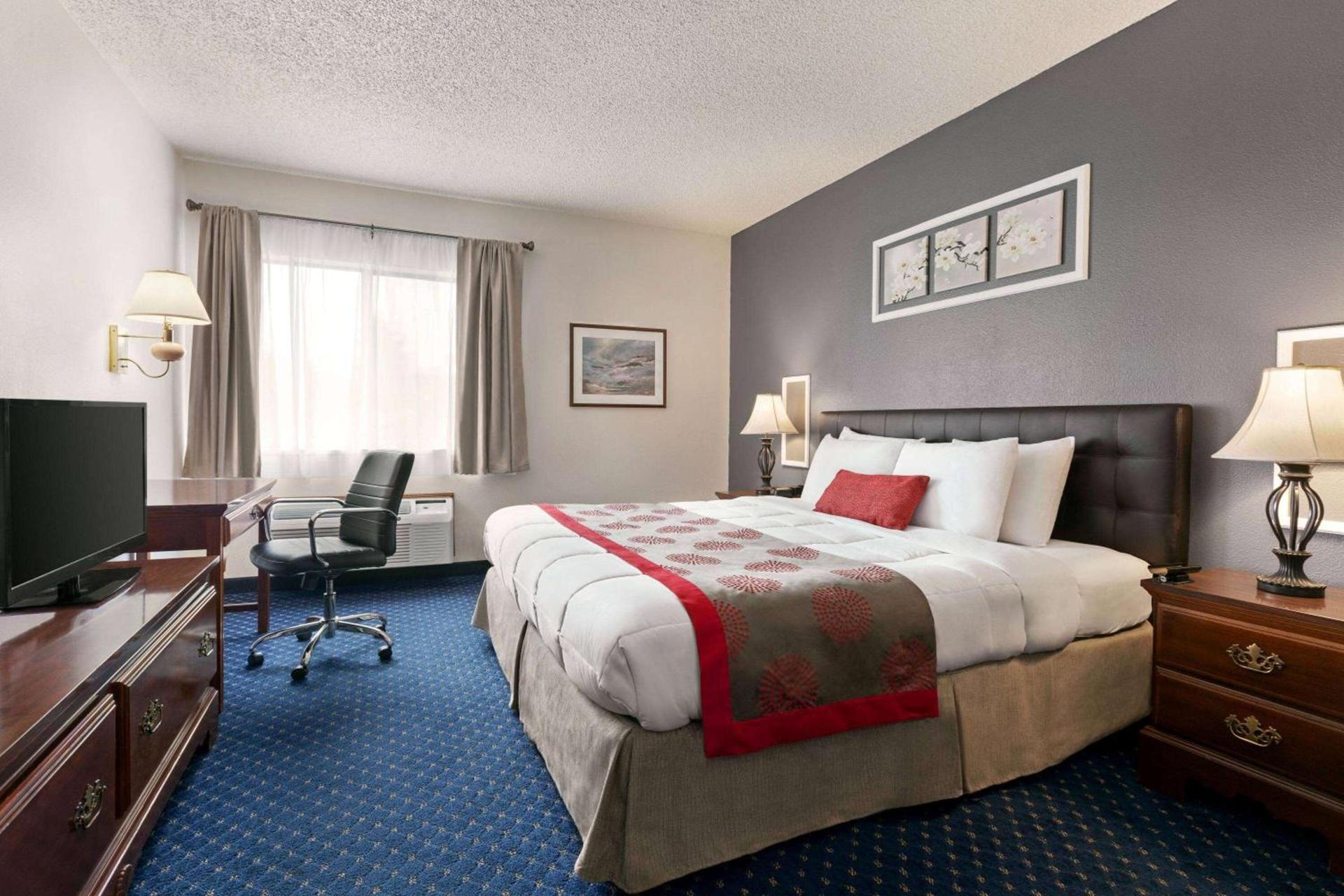 Ramada by Wyndham Arcata photo 6
