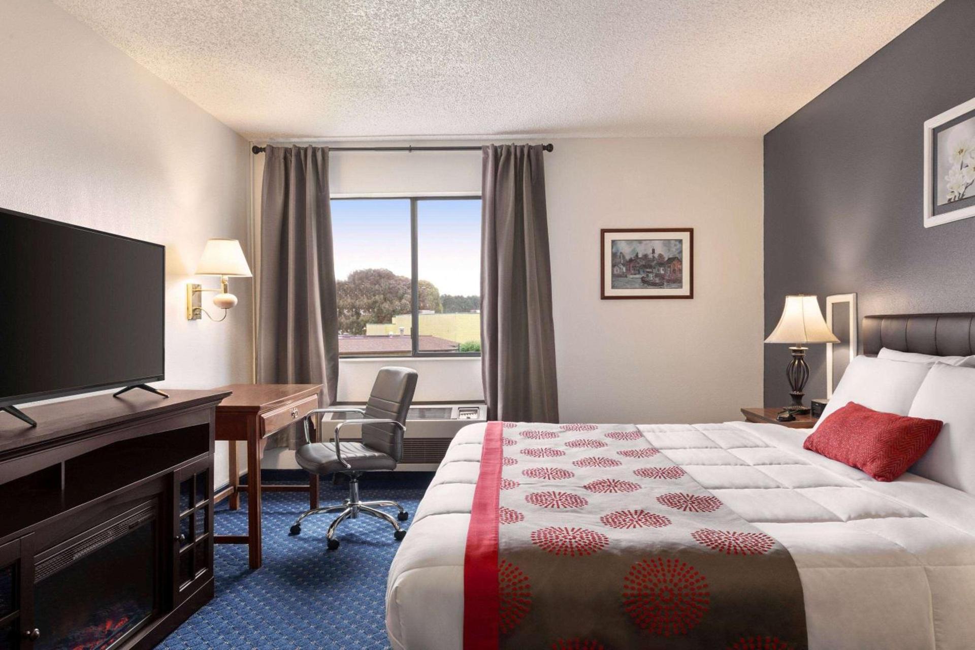 Ramada by Wyndham Arcata photo 7