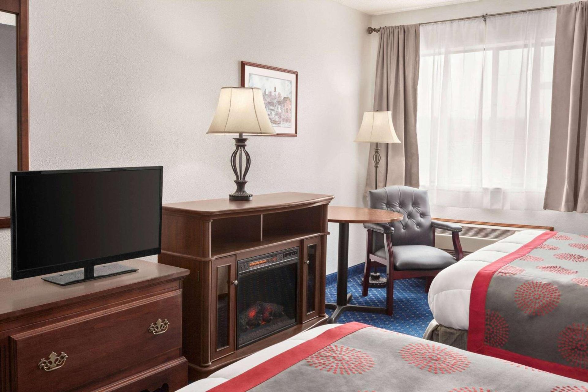 Ramada by Wyndham Arcata photo 11