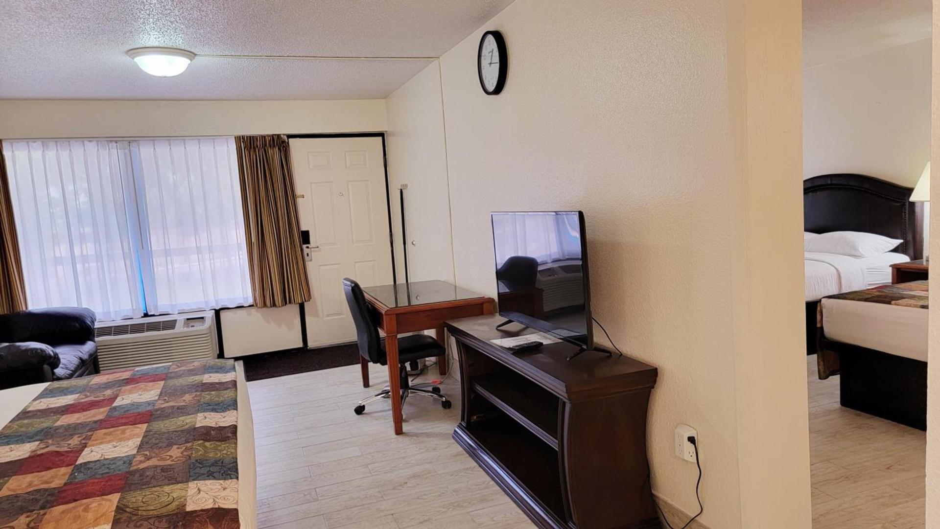 Simple Rewards Inn photo 76
