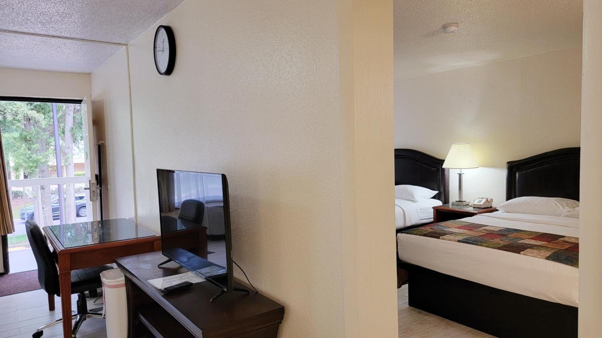 Simple Rewards Inn photo 80
