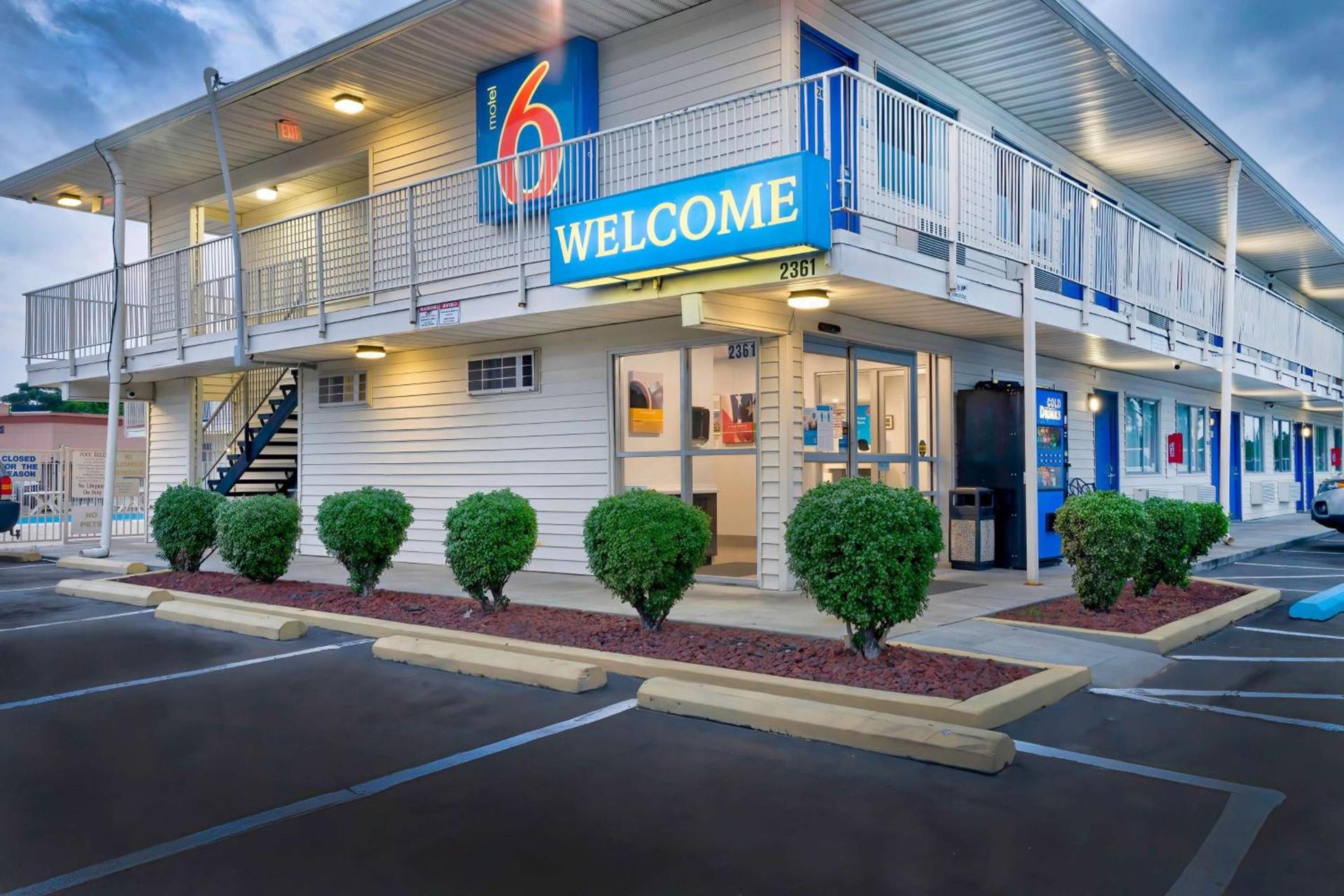 Motel 6-Lumberton, NC photo 3