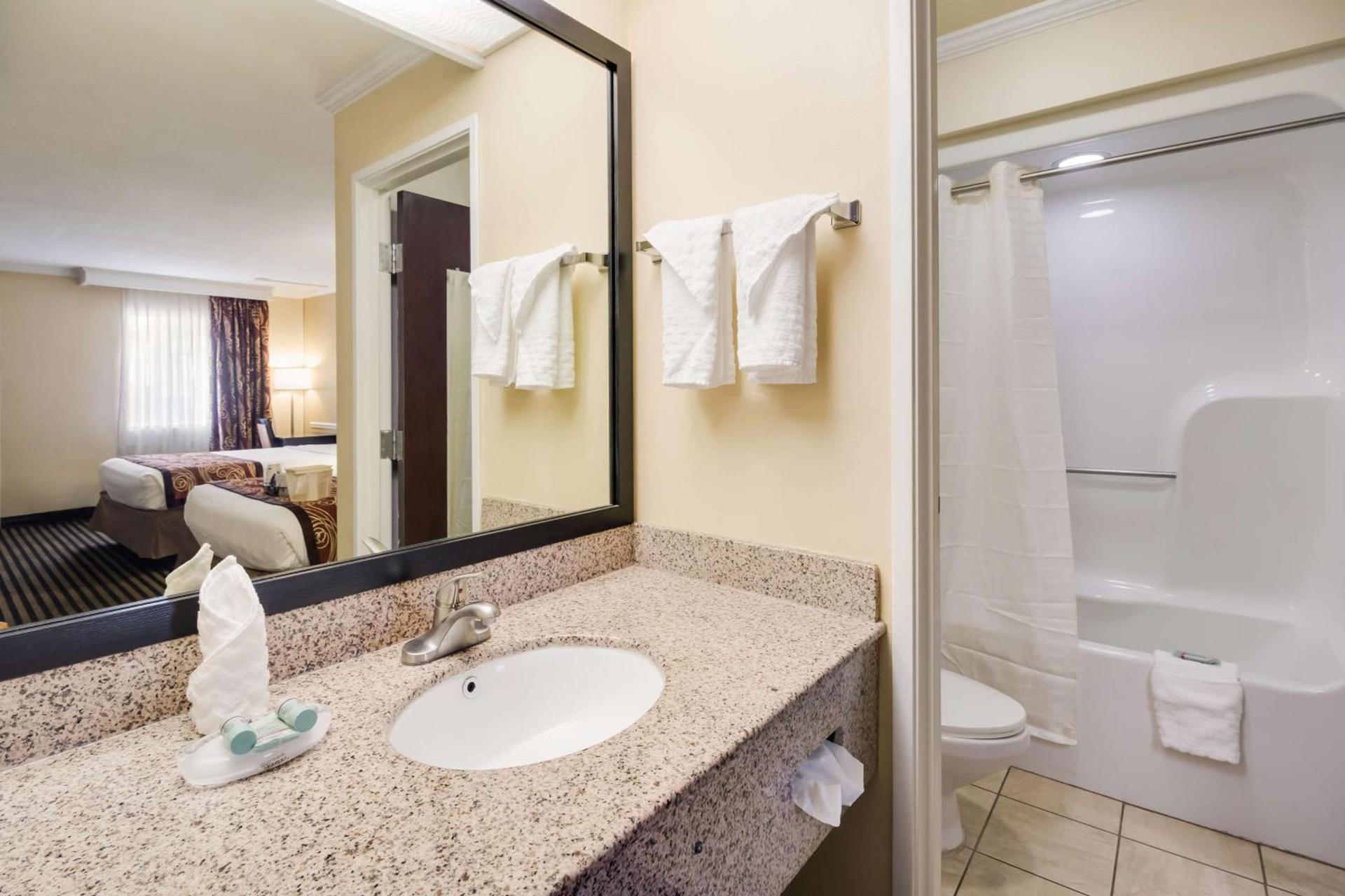 Best Western - McKenzie photo 17