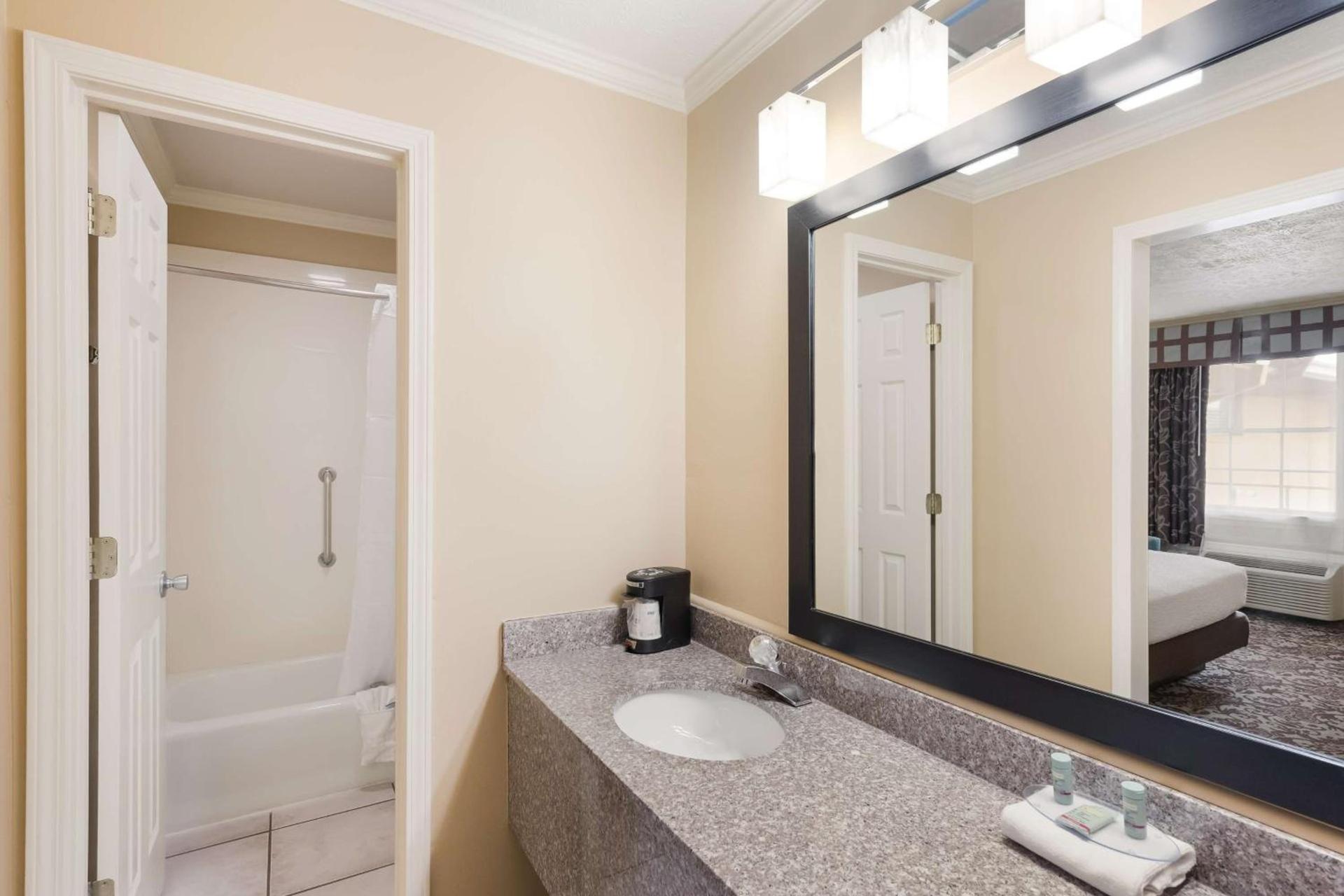 Best Western Conway photo 18