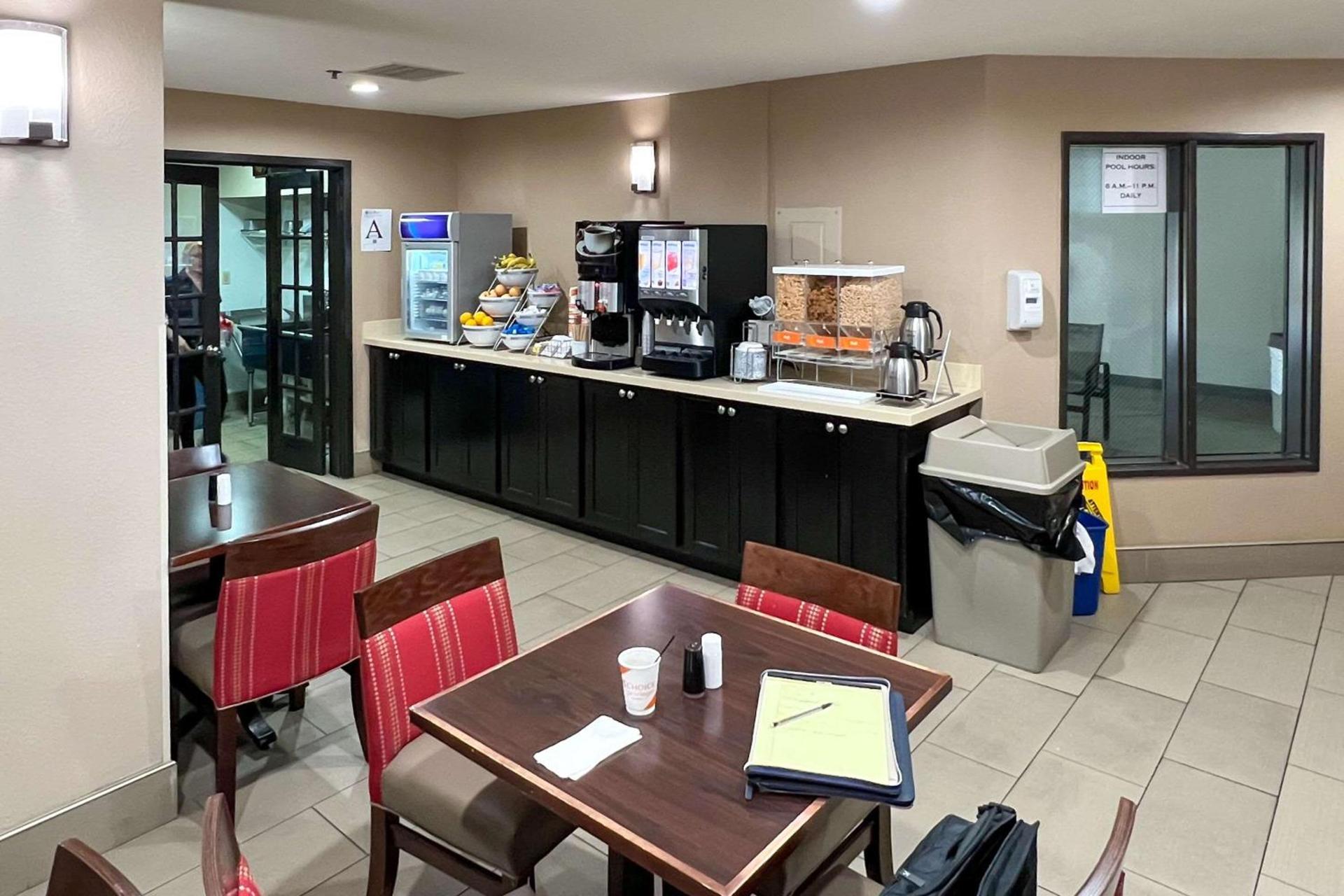 Comfort Inn & Suites Surprise Near Sun City West photo 62