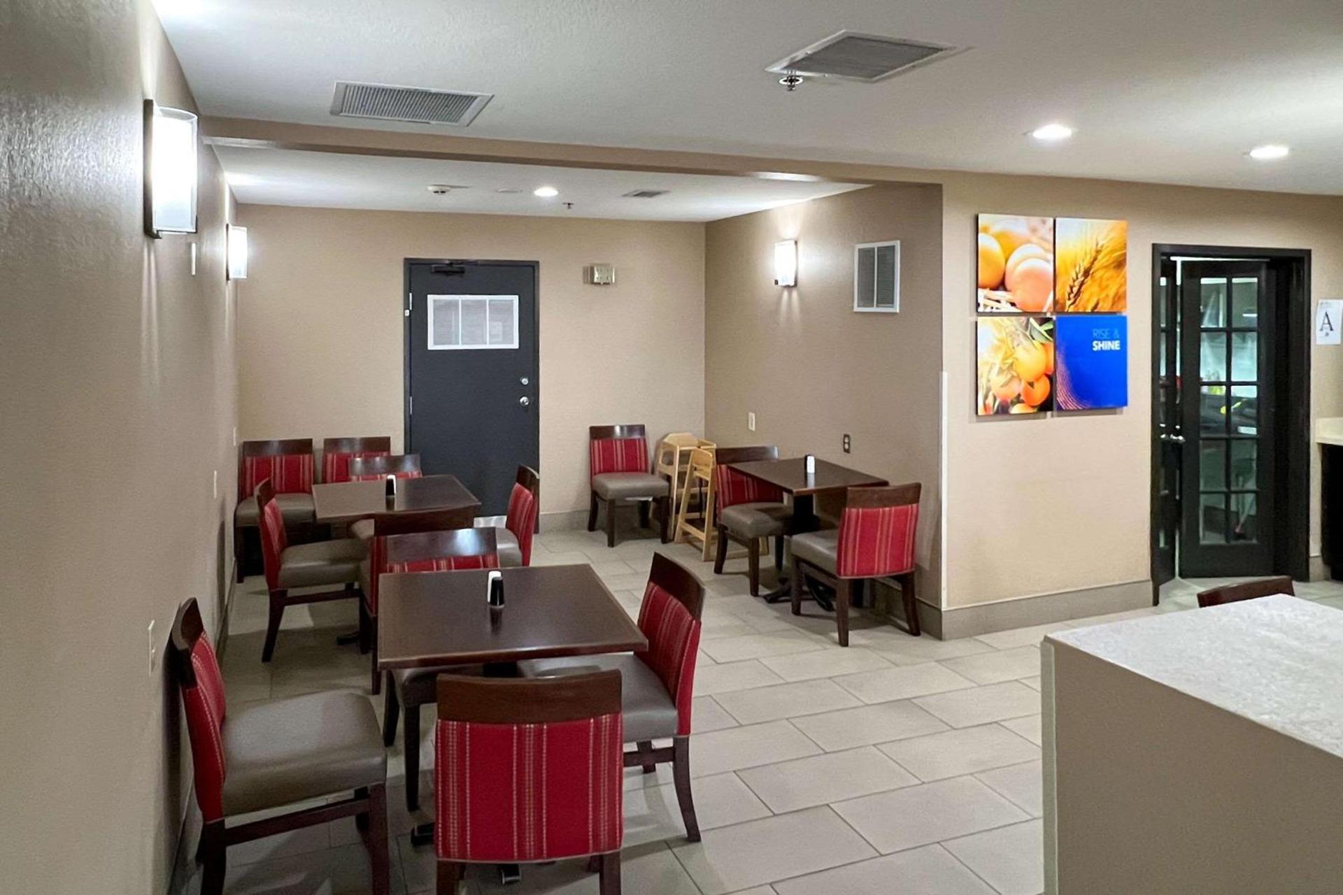 Comfort Inn & Suites Surprise Near Sun City West photo 63