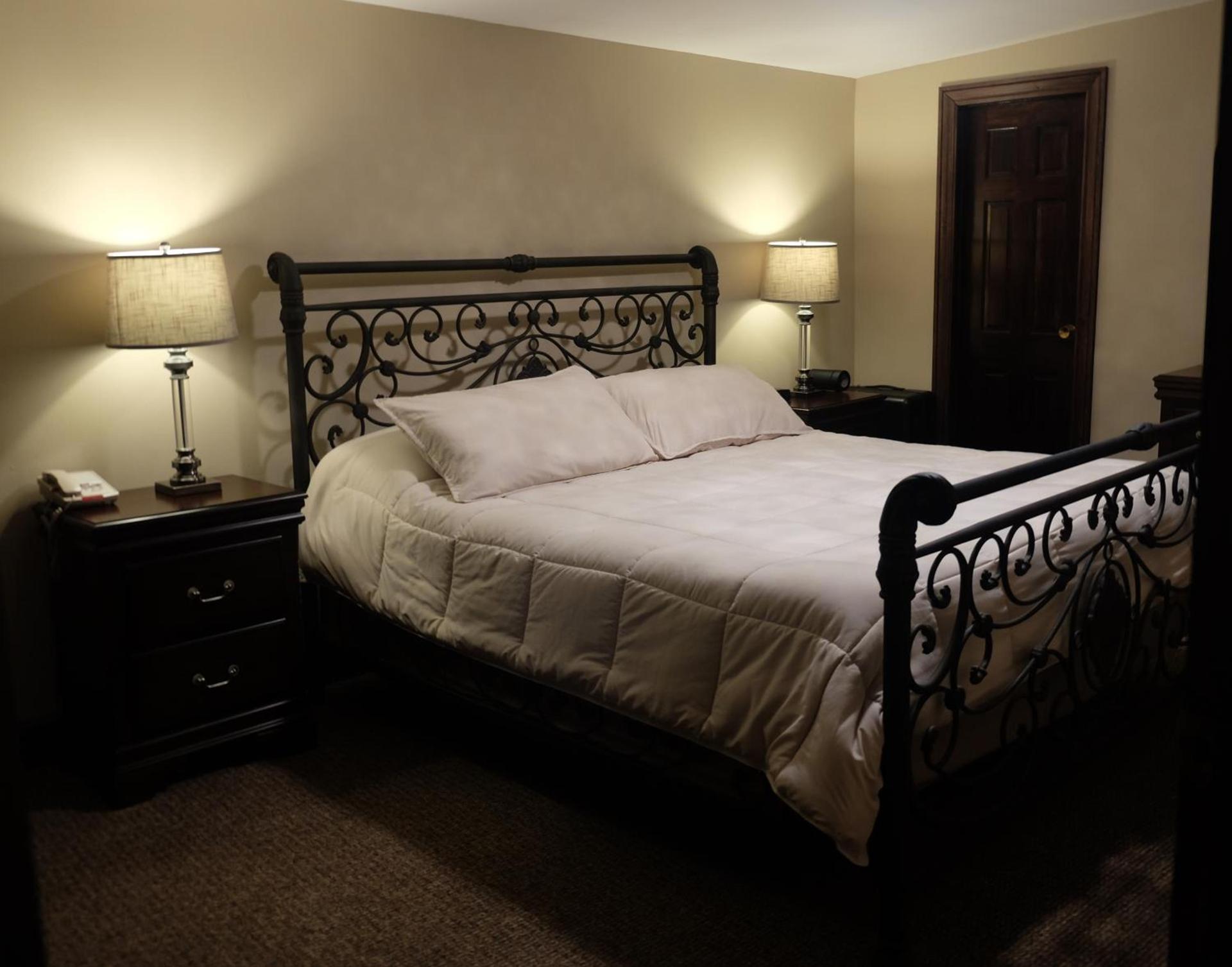 Chalet Inn & Suites photo 22