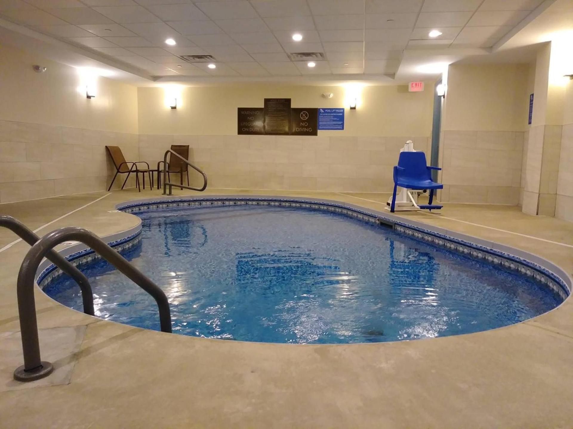 Comfort Inn & Suites Brattleboro I-91 photo 6