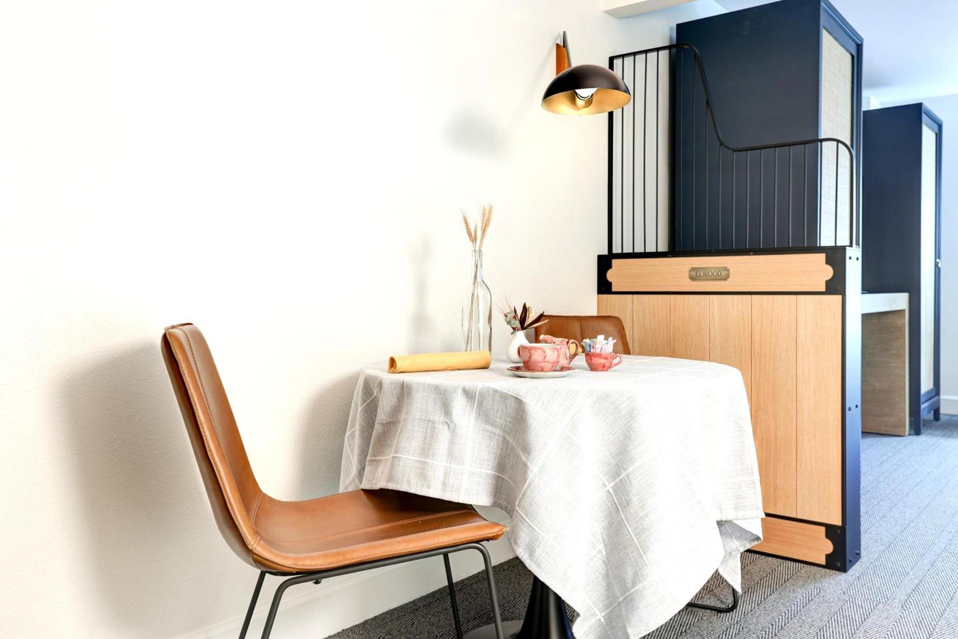 Elwood Hotel & Suites photo 23