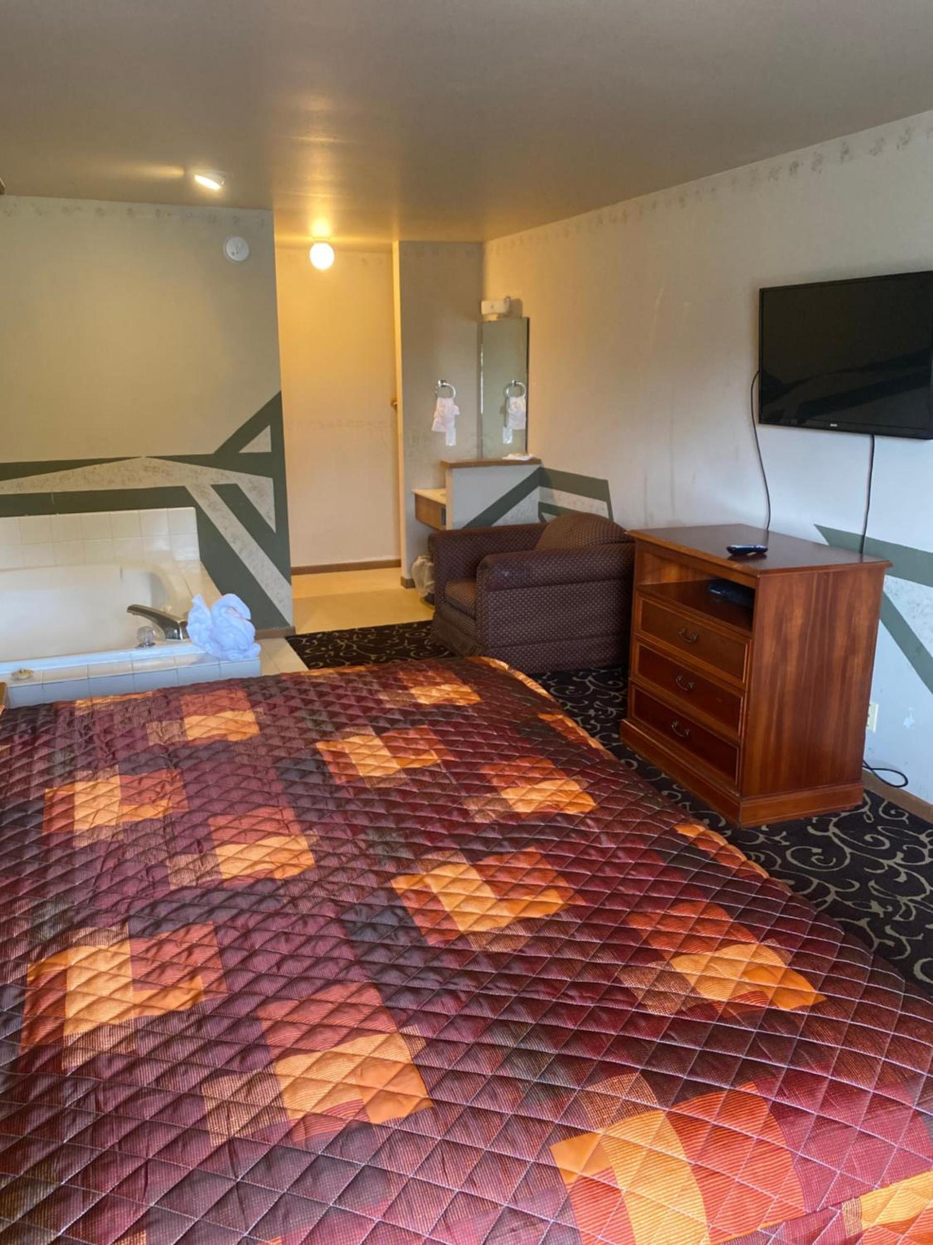 Malibu Inn photo 15