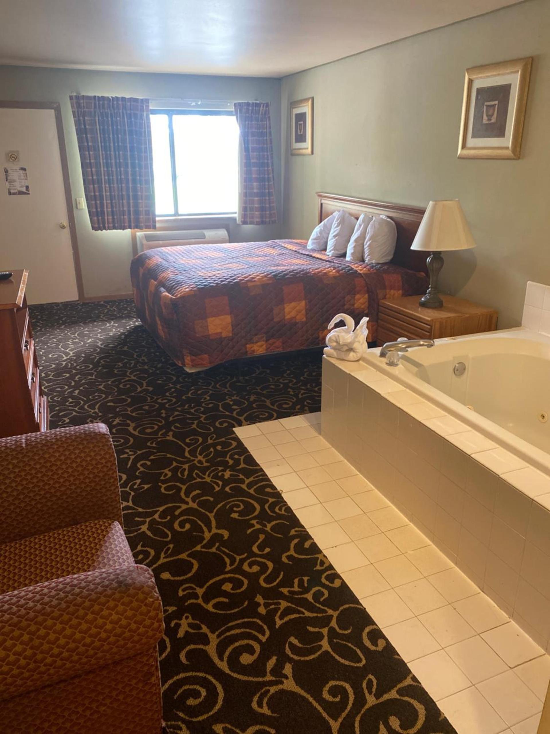Malibu Inn photo 16
