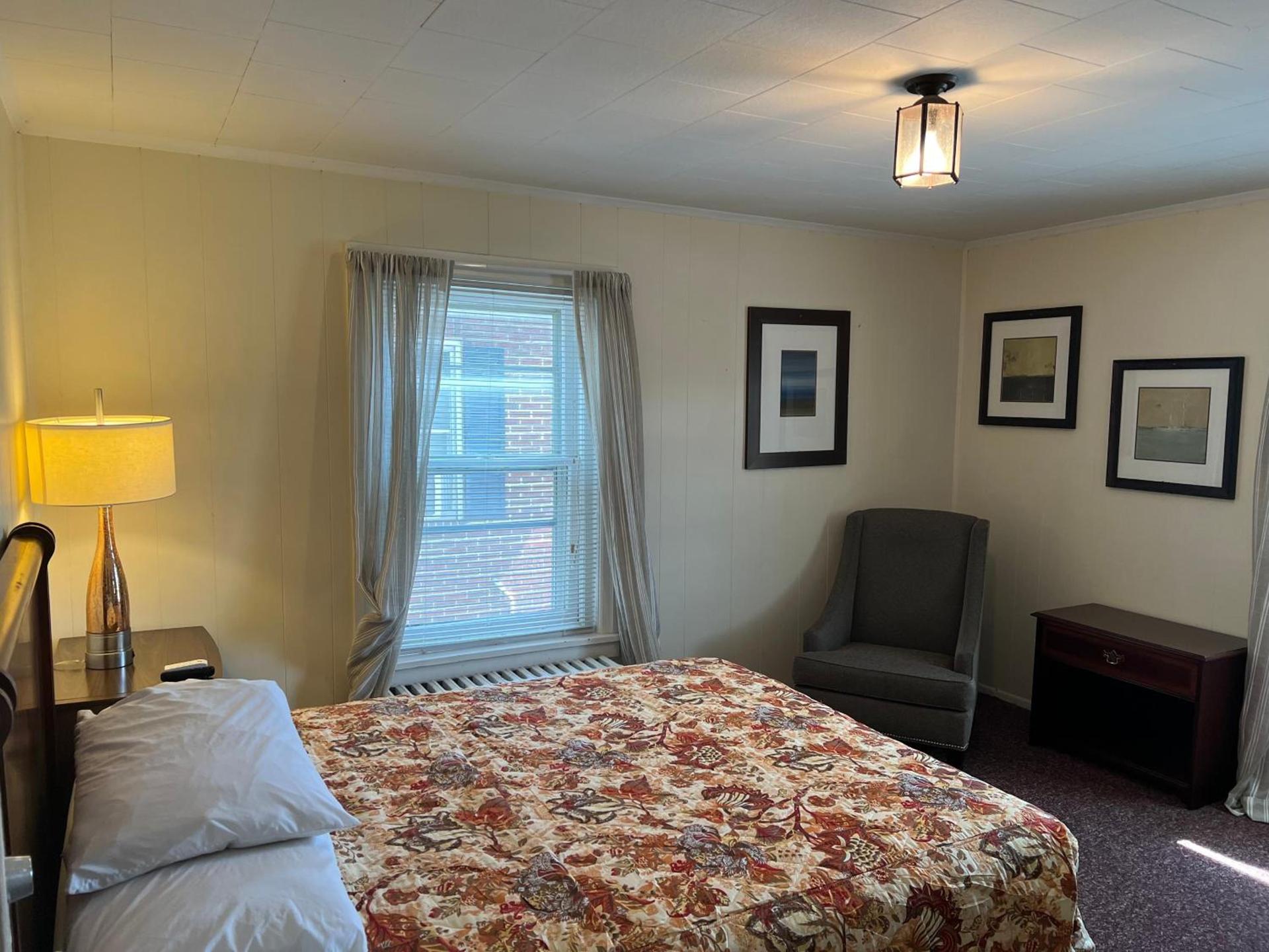 Simmons Motel and Suites photo 4