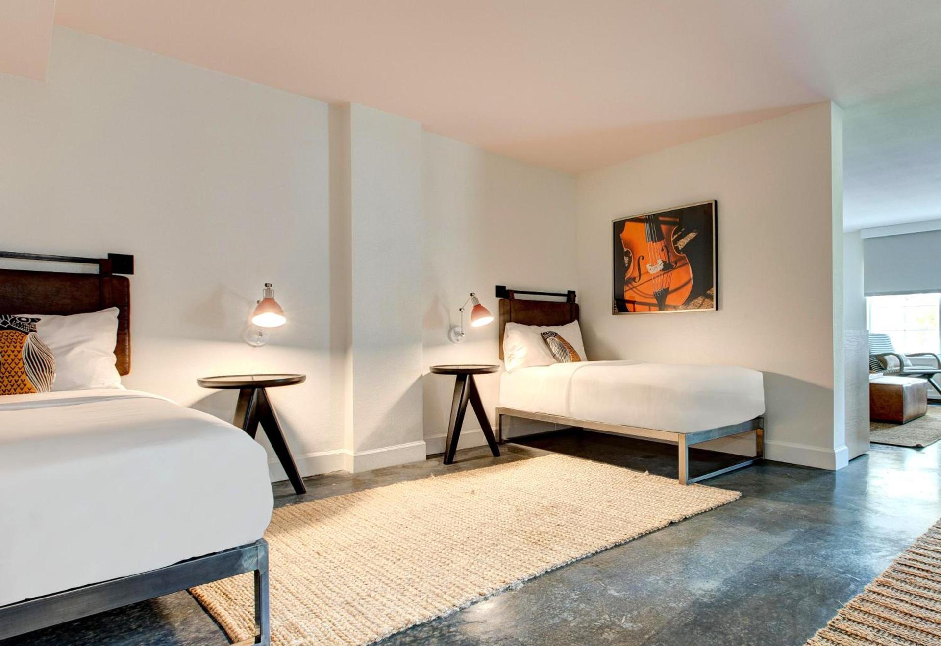 Elwood Hotel & Suites photo 31