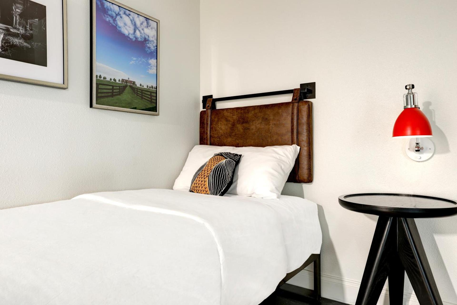 Elwood Hotel & Suites photo 30