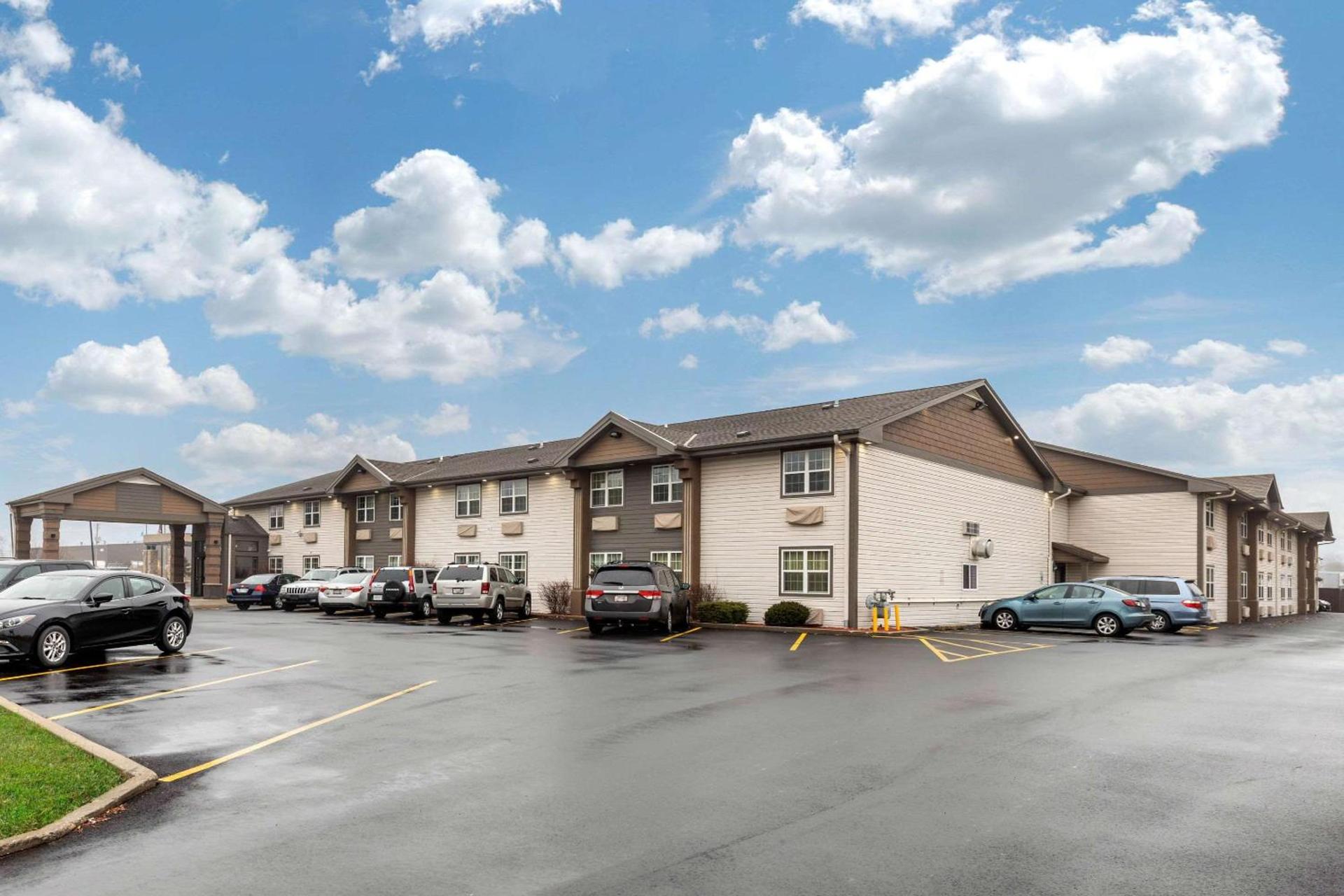 Econo Lodge Milwaukee Airport photo 2