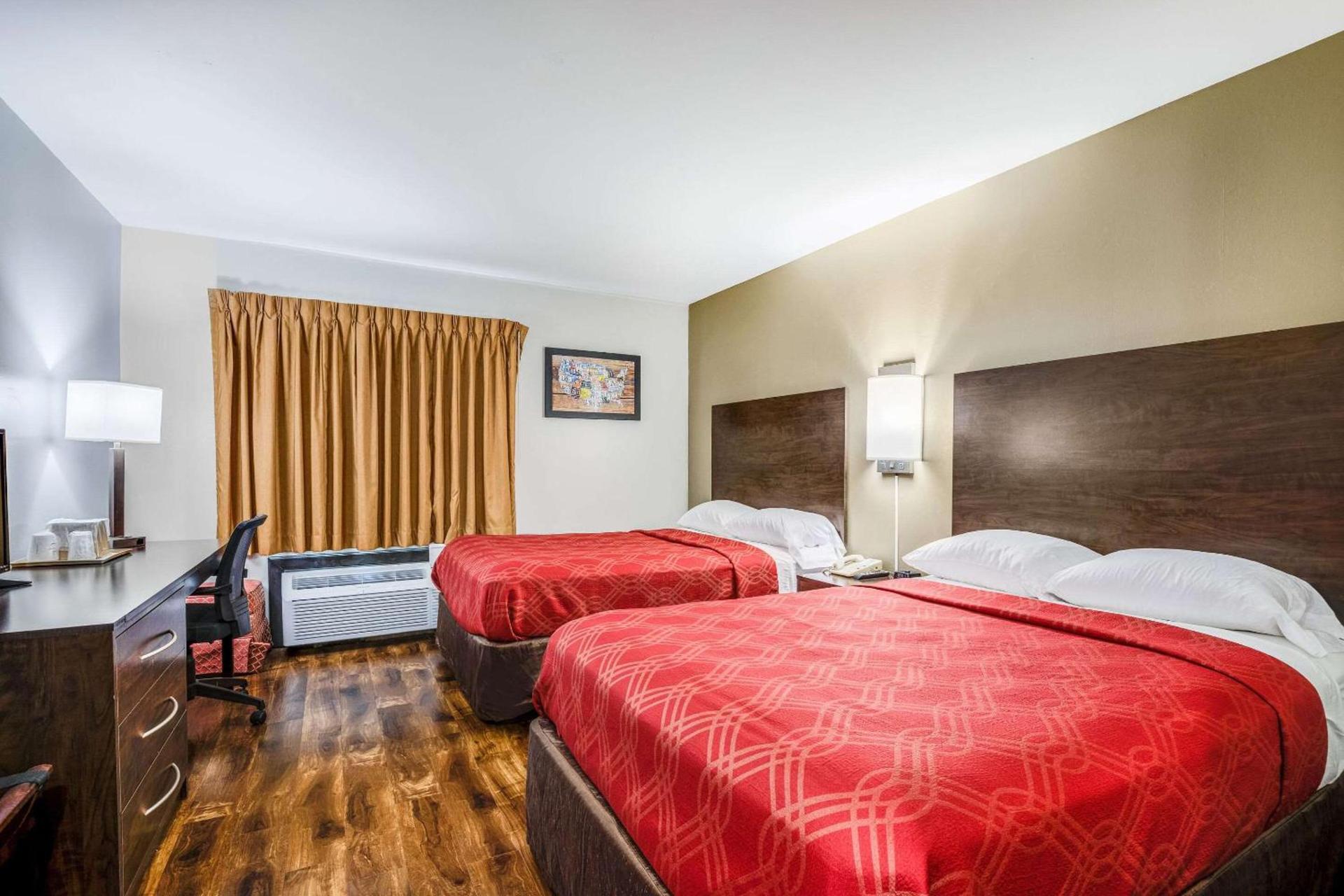 Econo Lodge Milwaukee Airport photo 3