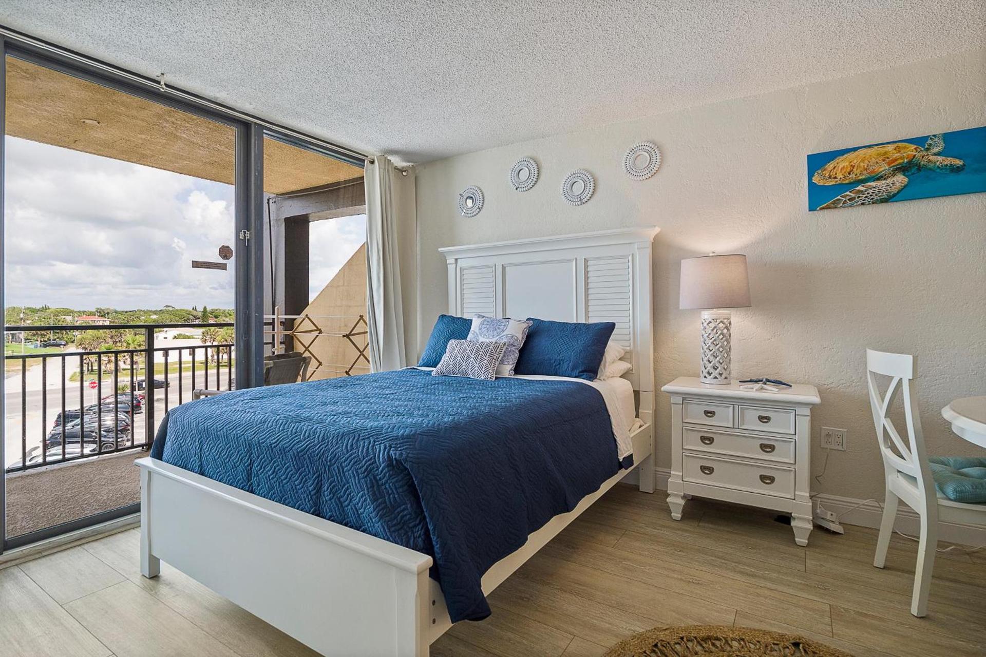 Aloha Hibiscus Room,Sunset Views - Hawaiian Inn Beach Resort photo 8