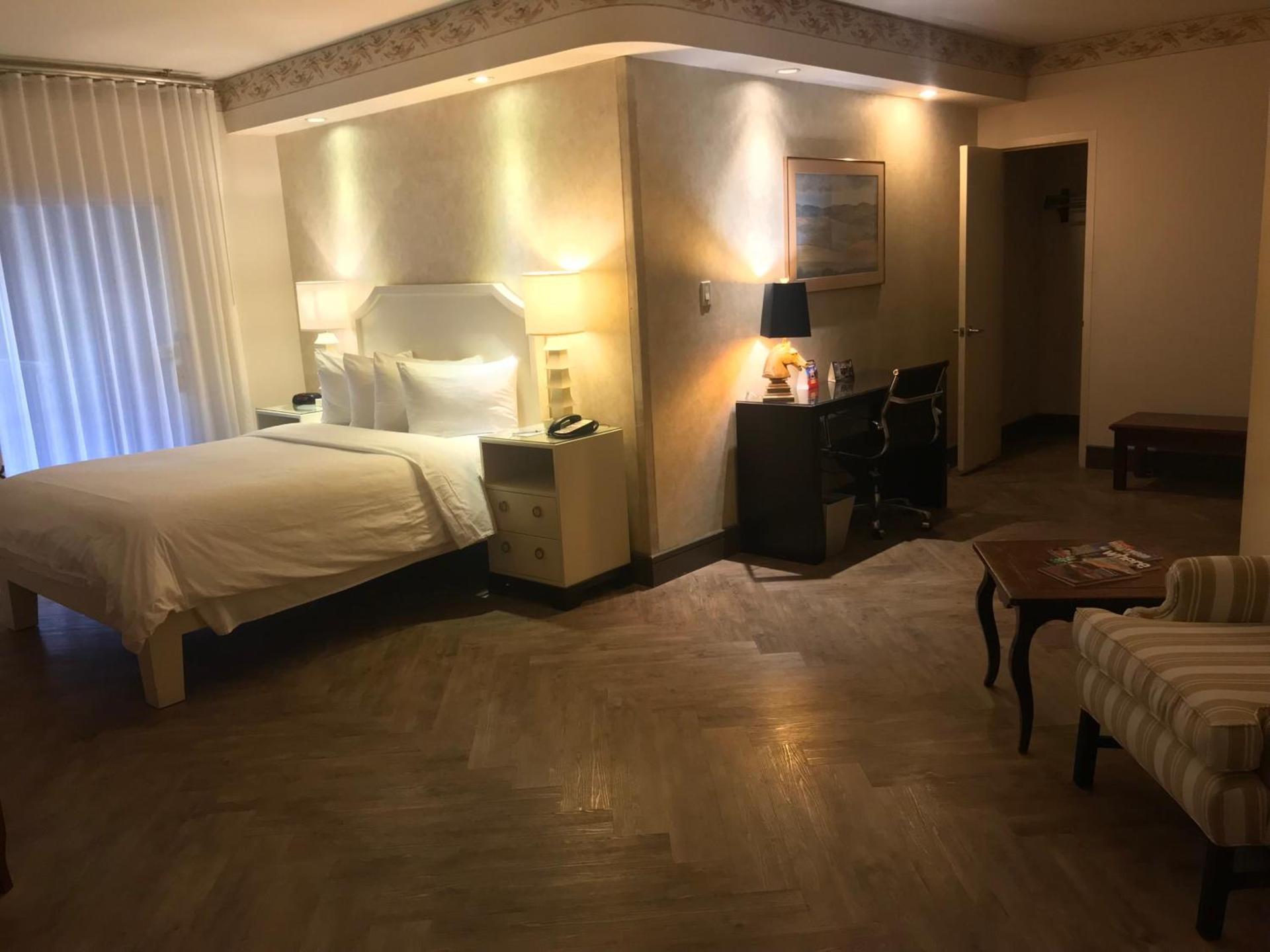 Hollywood Hotel photo 32