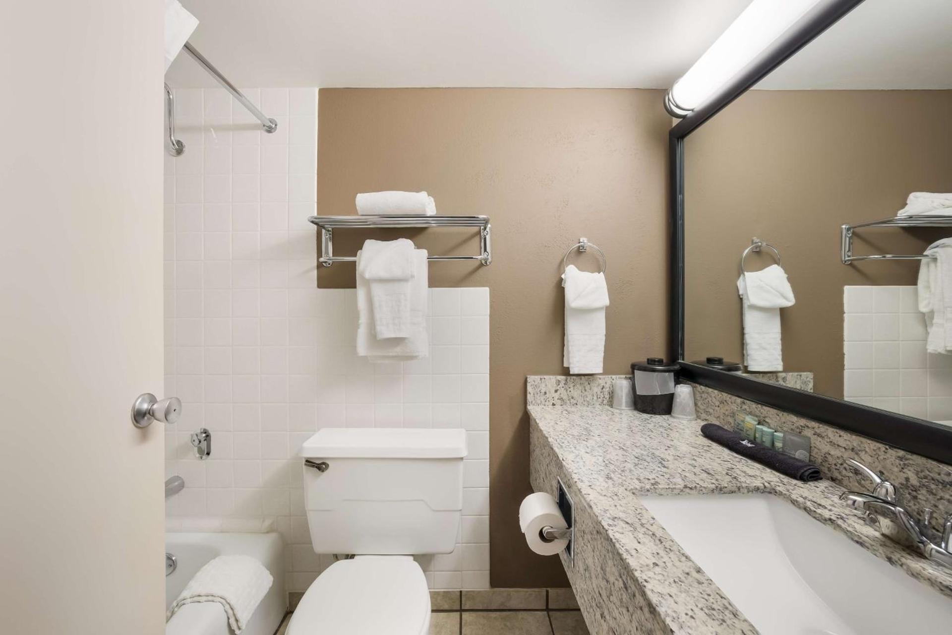 Best Western Riverfront Inn photo 18