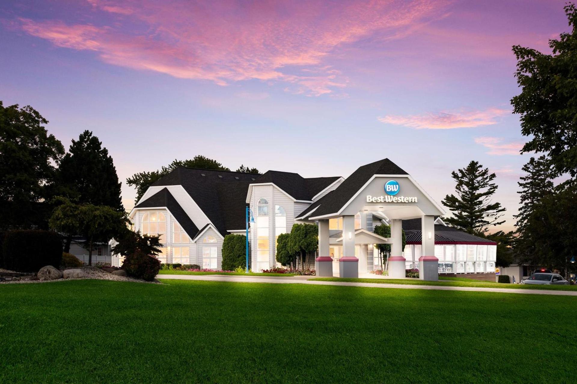 Best Western Harbour Pointe Lakefront photo 3