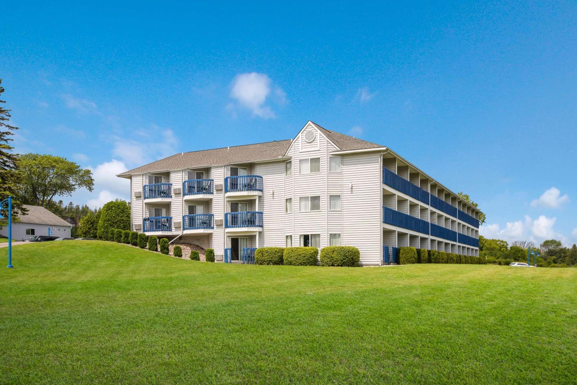 Best Western Harbour Pointe Lakefront photo 7