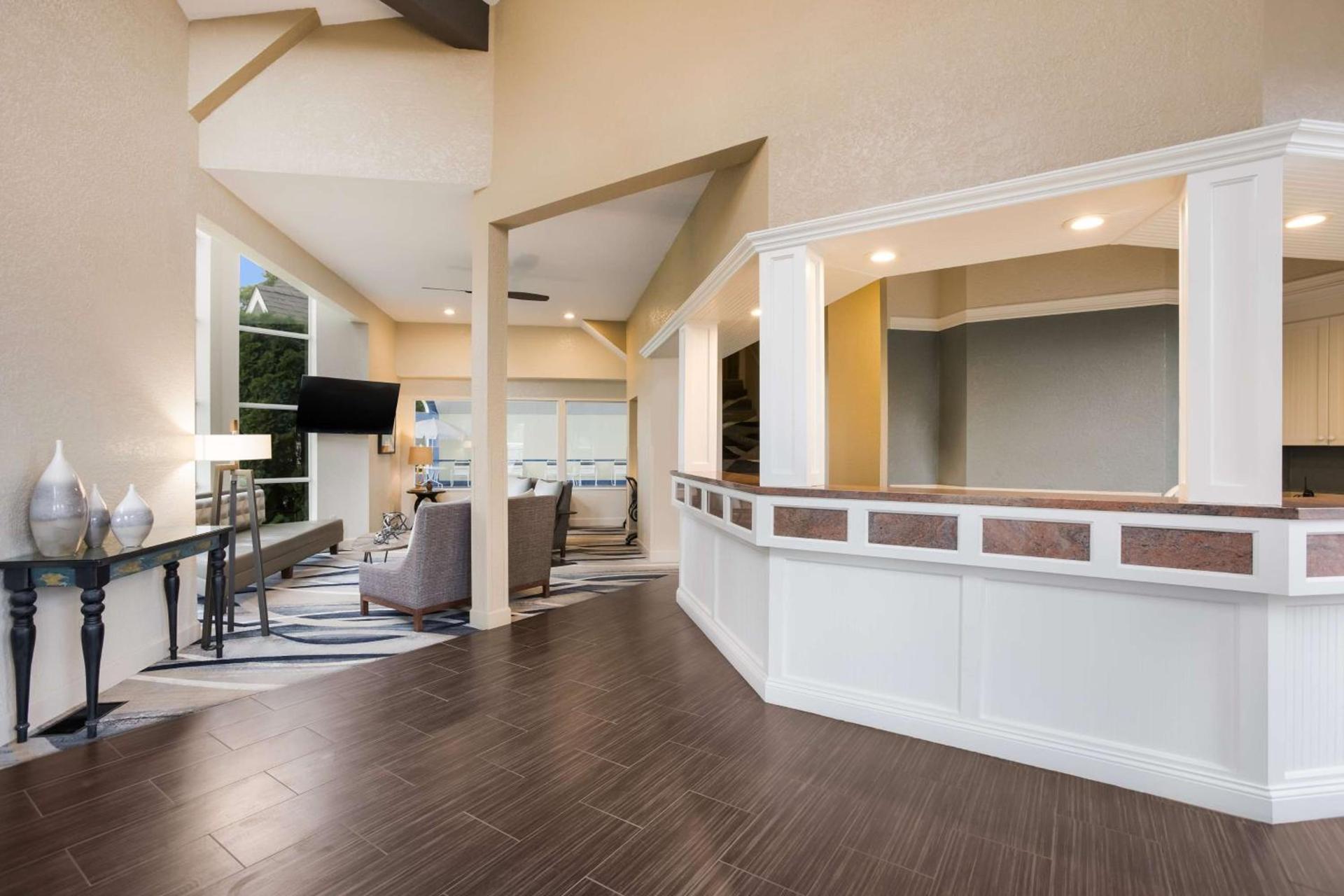 Best Western Harbour Pointe Lakefront photo 8