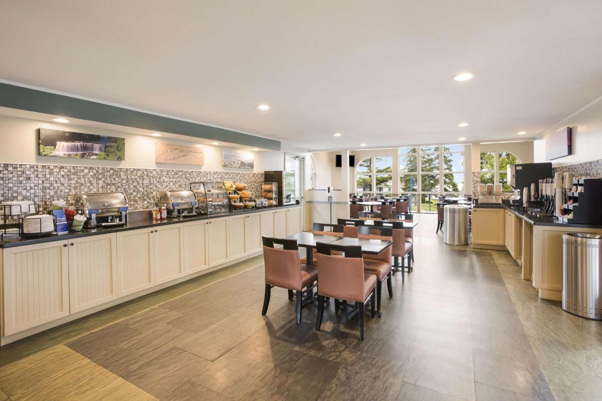 Best Western Harbour Pointe Lakefront photo 33