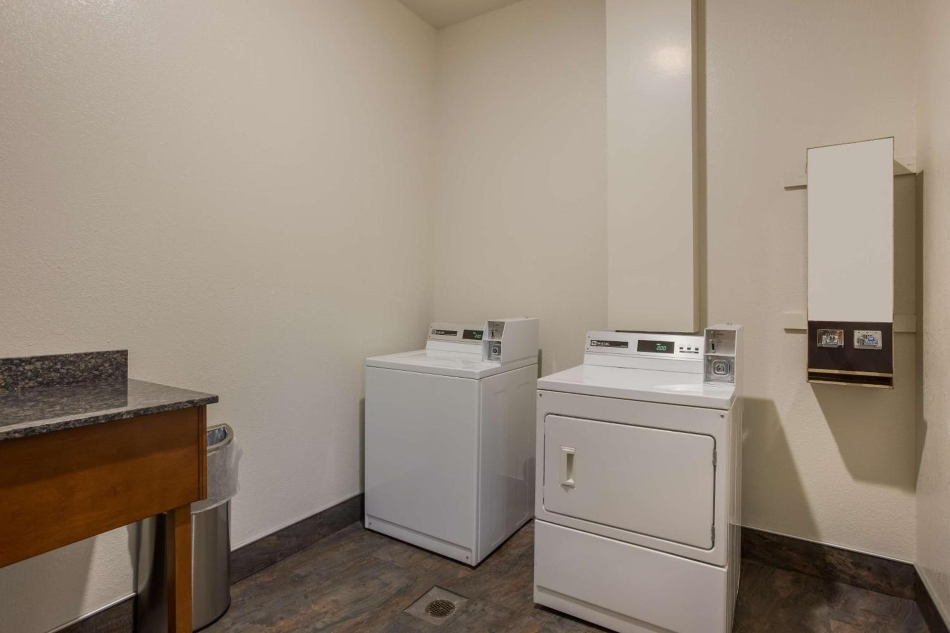 Best Western Harbour Pointe Lakefront photo 43