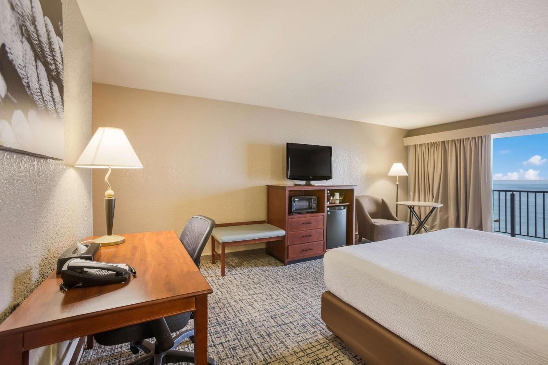 Best Western Harbour Pointe Lakefront photo 70