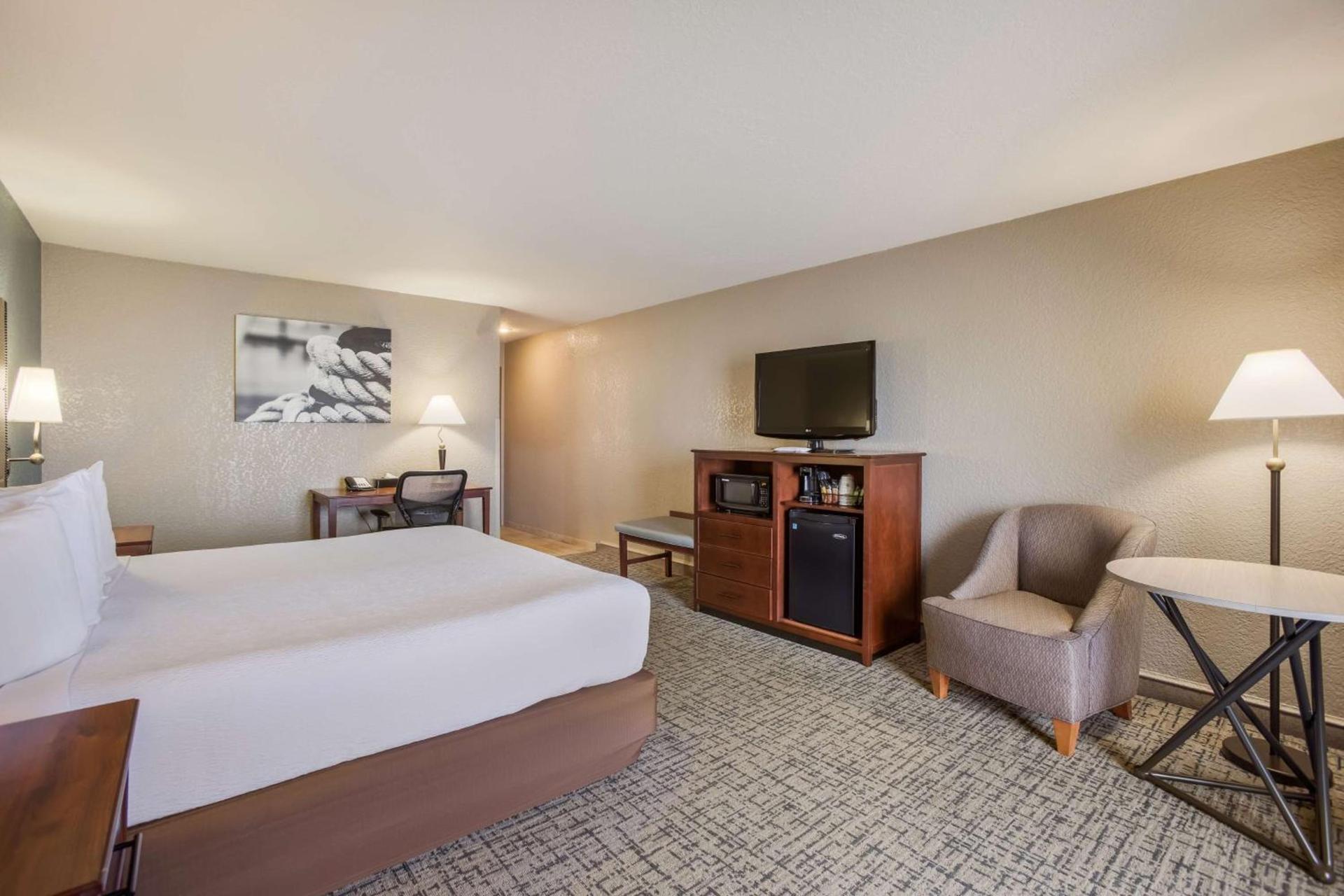 Best Western Harbour Pointe Lakefront photo 71