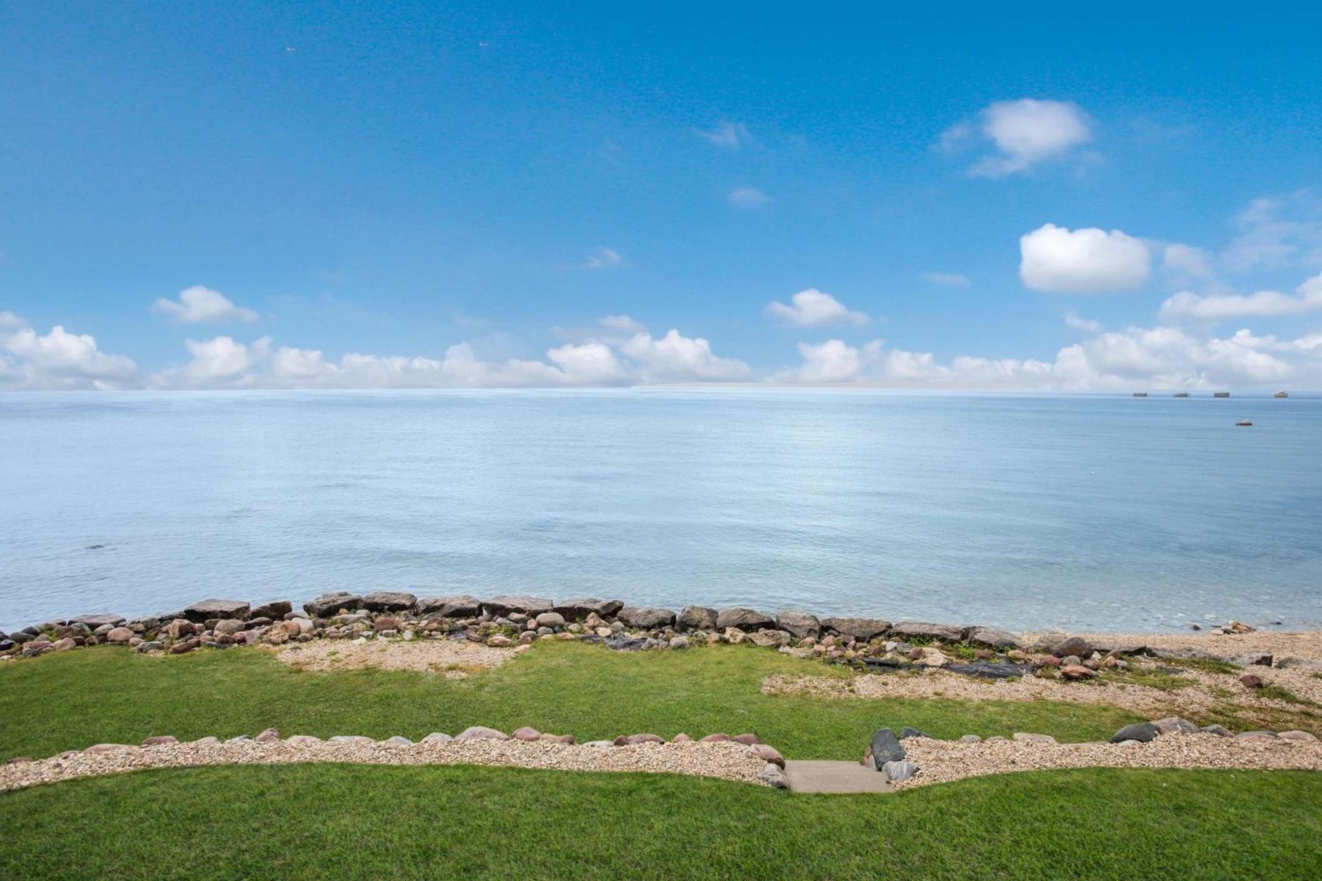 Best Western Harbour Pointe Lakefront photo 80