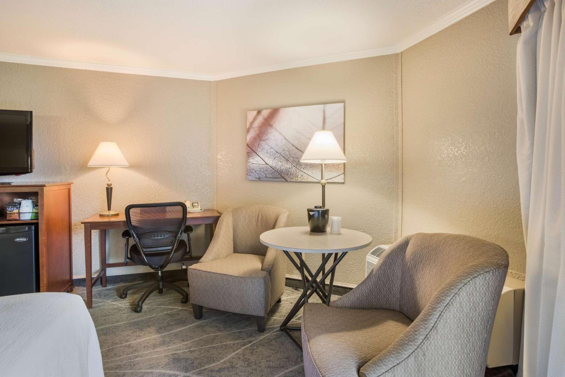 Best Western Harbour Pointe Lakefront photo 82