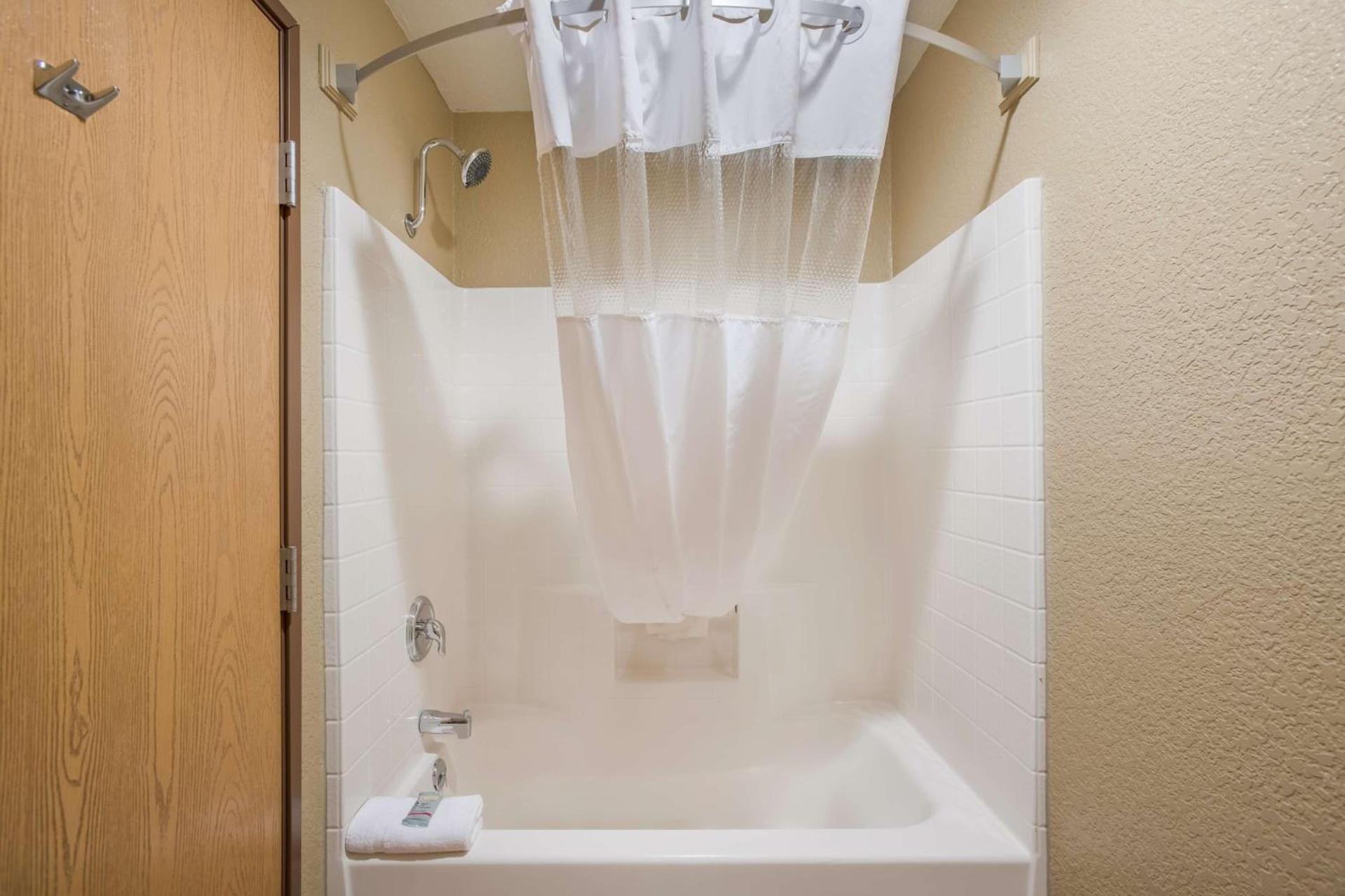 Best Western Harbour Pointe Lakefront photo 15