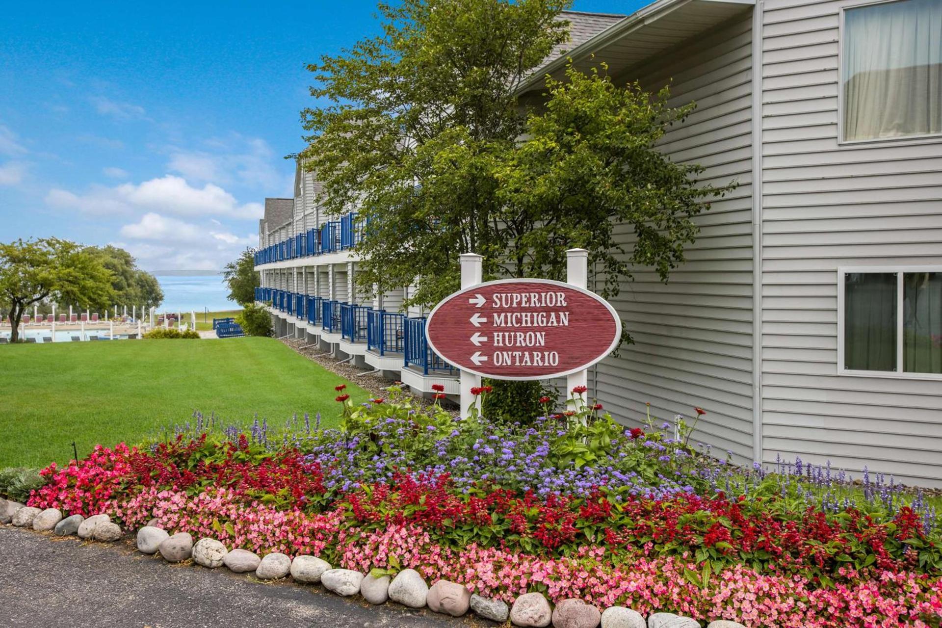 Best Western Harbour Pointe Lakefront photo 42