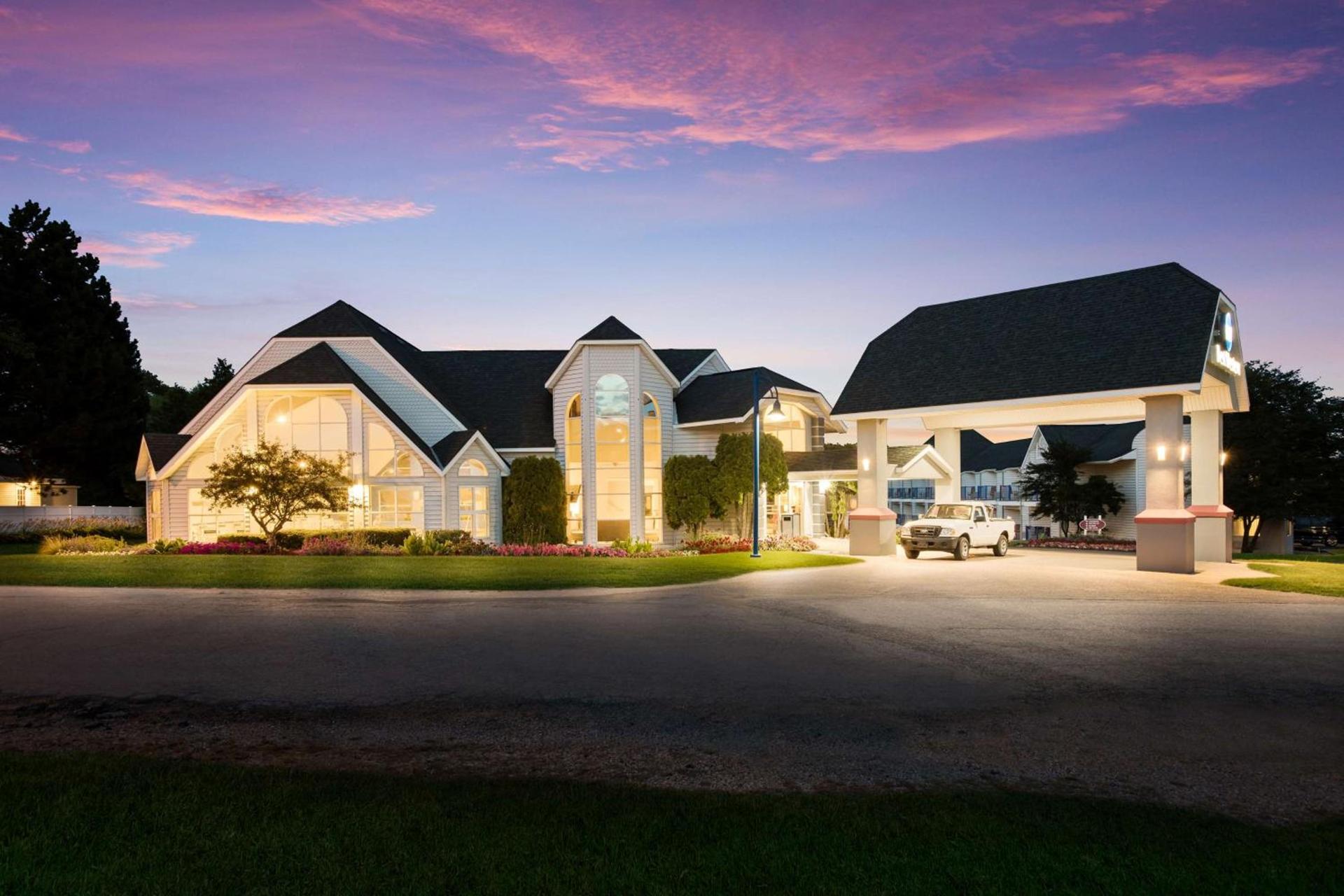 Best Western Harbour Pointe Lakefront photo 5