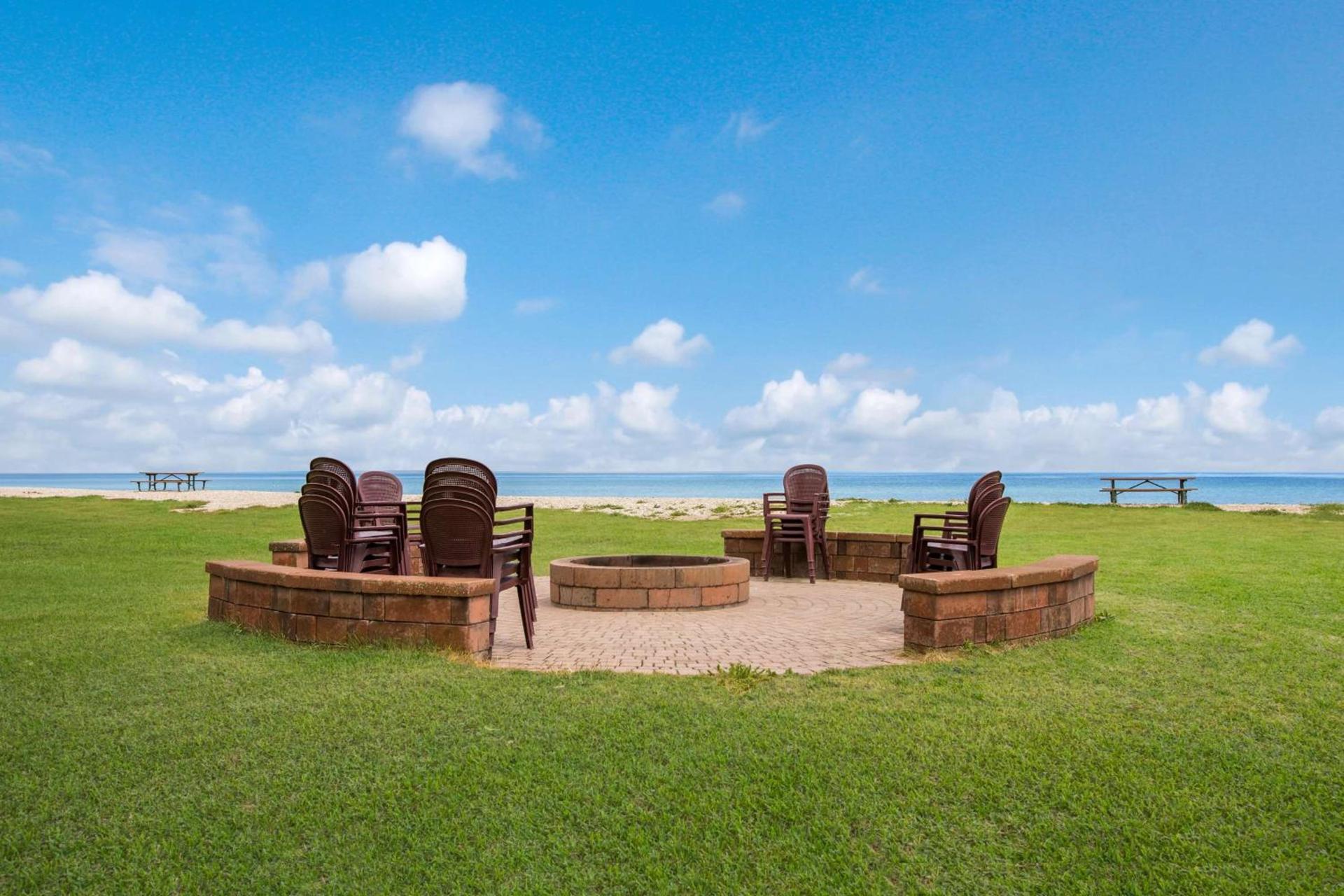 Best Western Harbour Pointe Lakefront photo 46