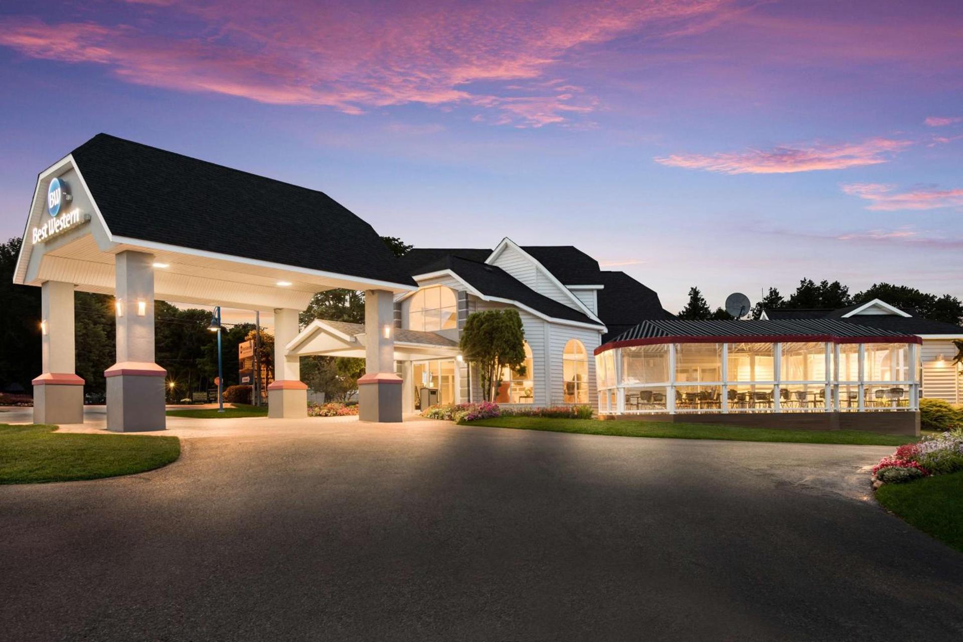 Best Western Harbour Pointe Lakefront photo 4