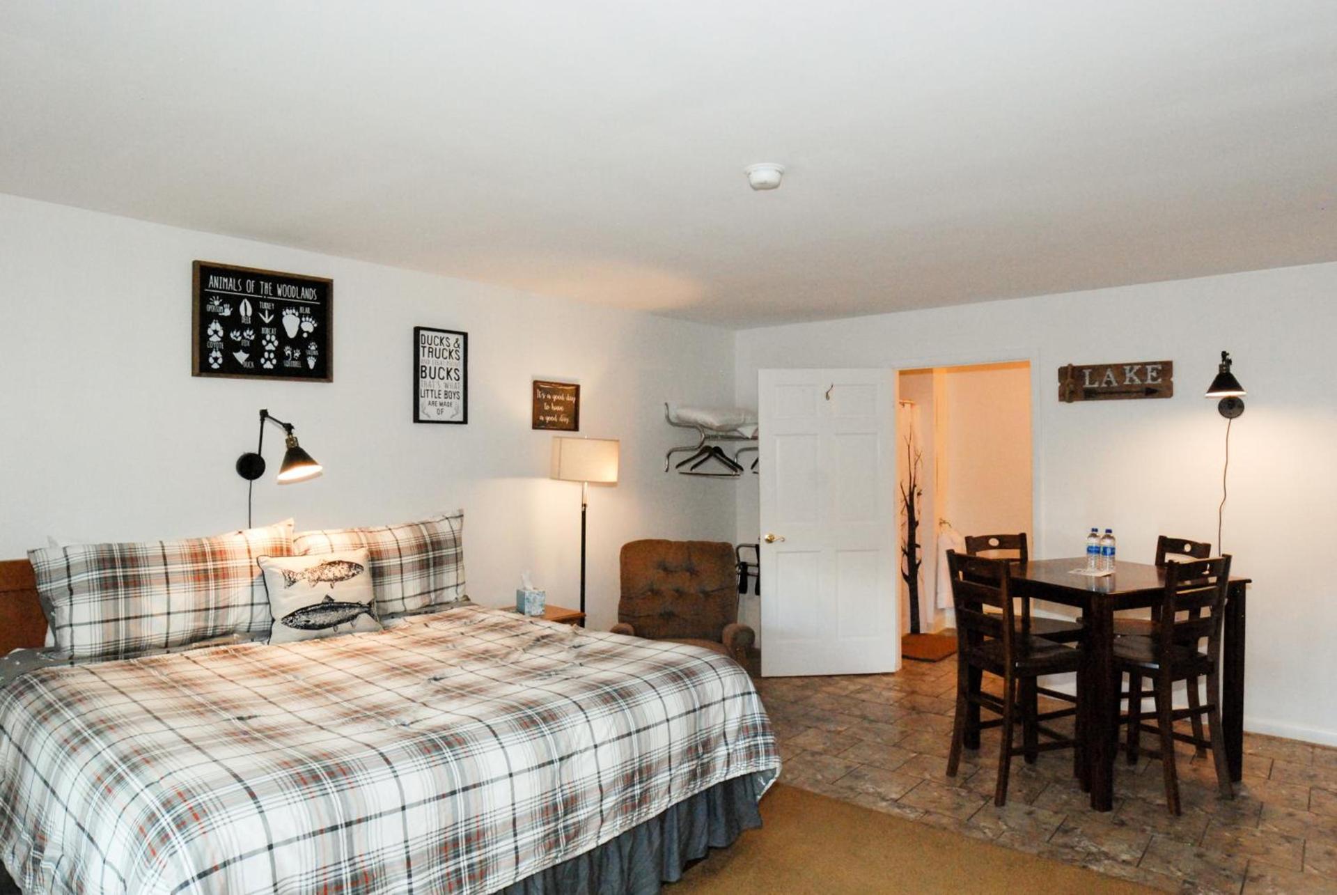 Maple Leaf Lodge photo 16