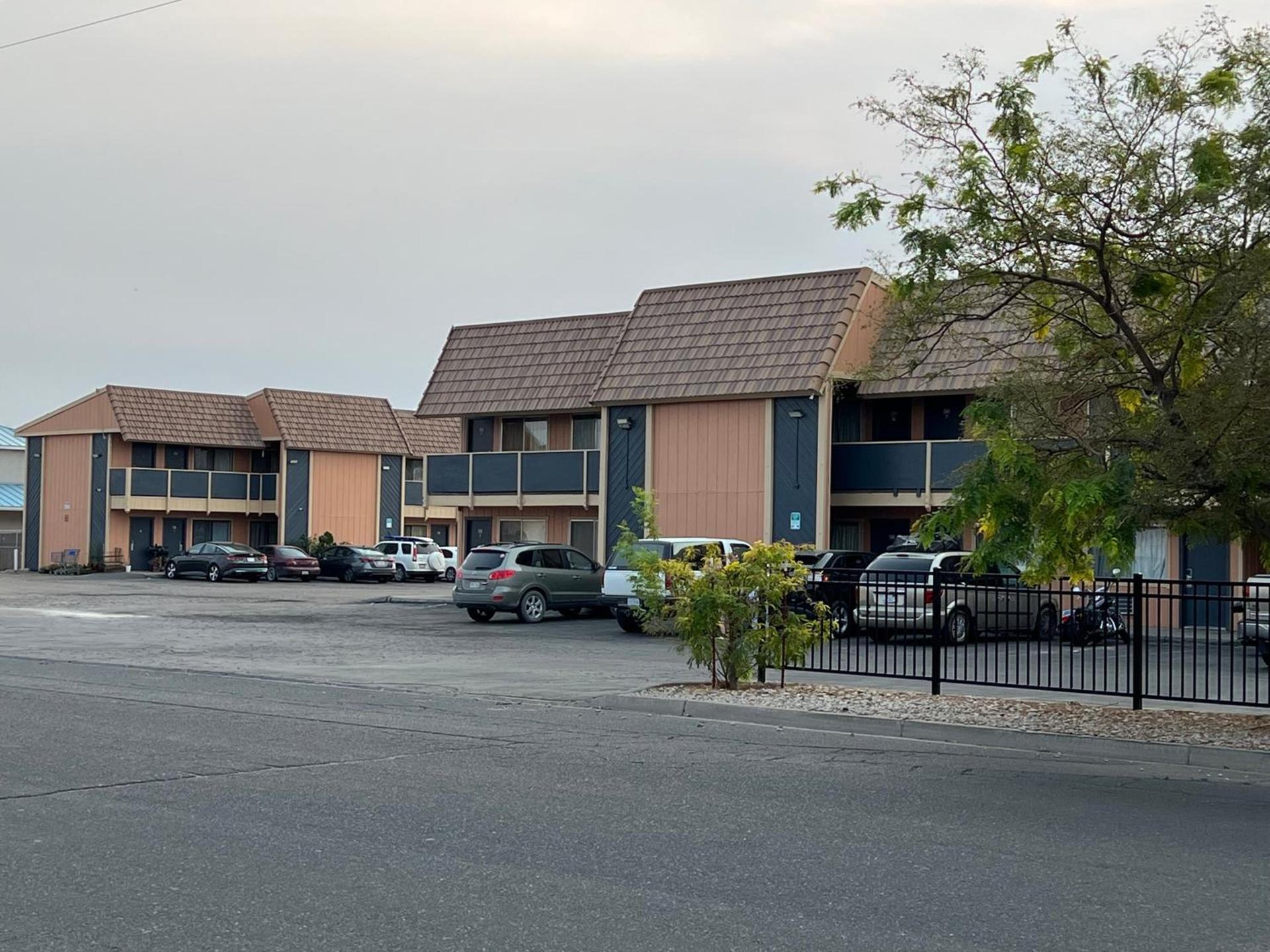 Budget Inn photo 2