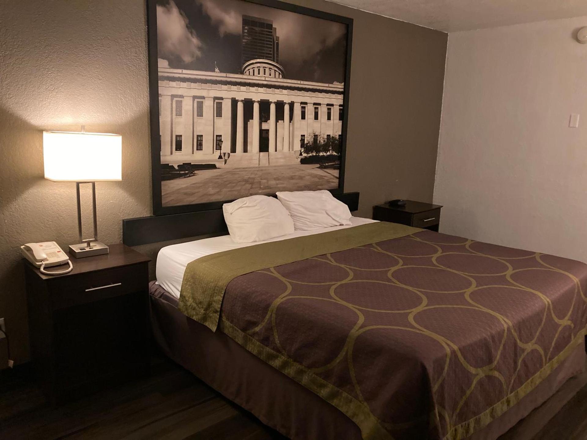 Super 8 by Wyndham Millbury/Toledo photo 32