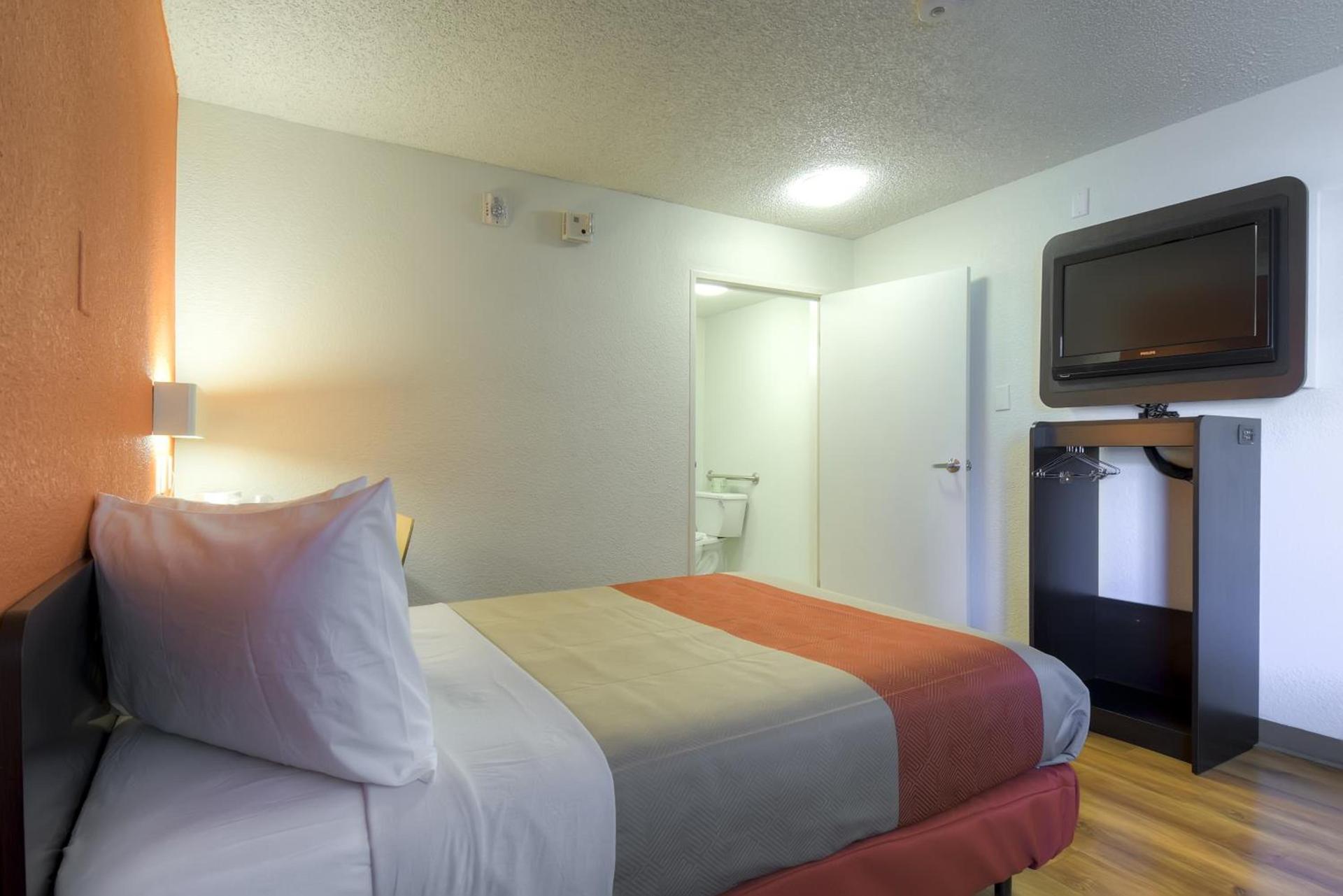Studio 6 Suites Las Vegas, NV - Tropicana photo 52